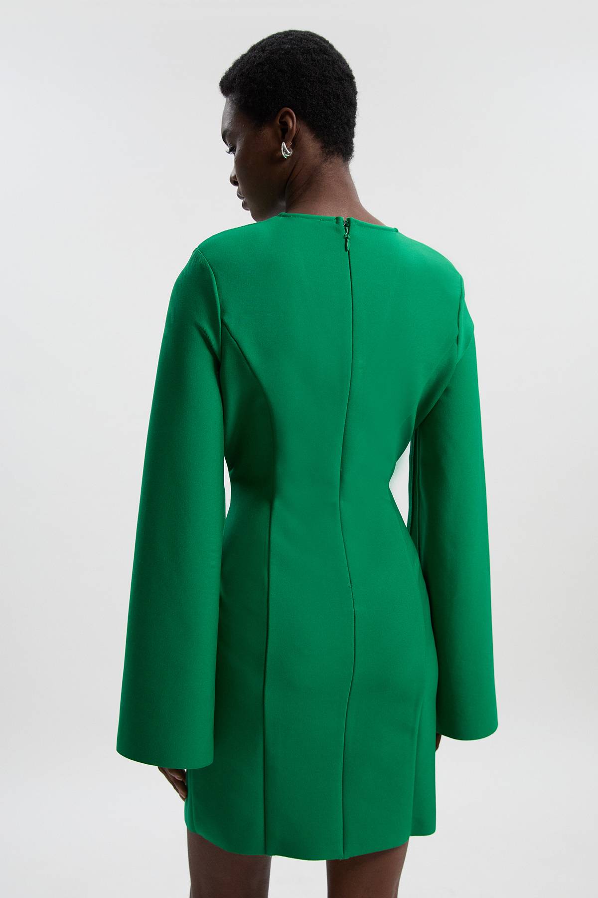 KarenMillen Robe Mini Moulante à Manches Cape et Ornements Bandage