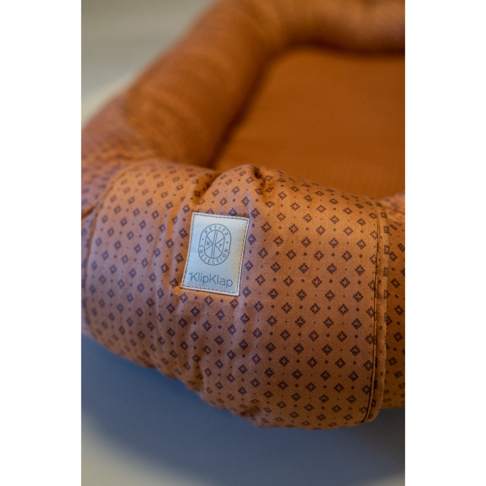 Køb by KlipKlap Baby Nest Brown Indian Diamonds