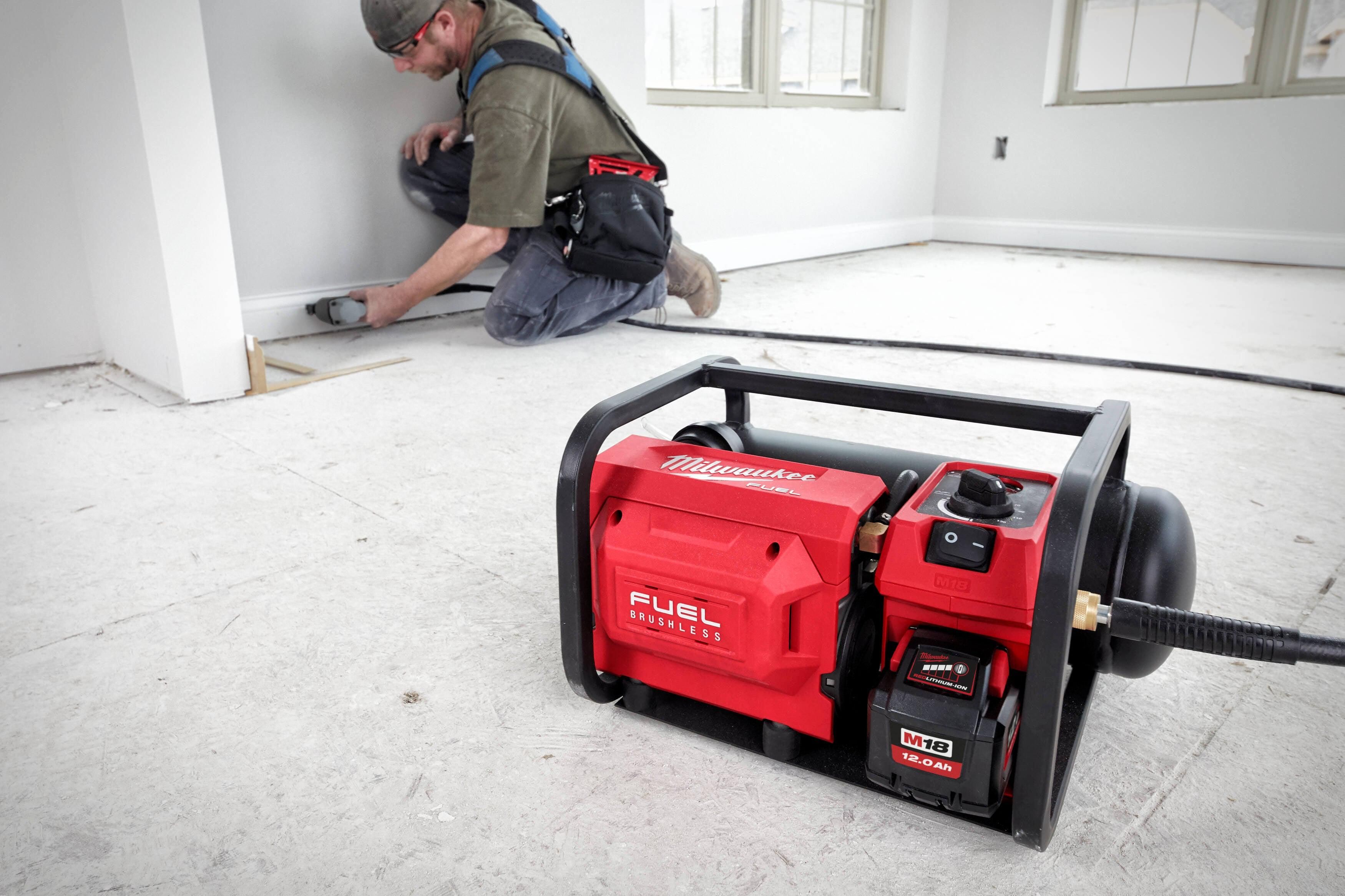 Milwaukee M18 FUEL™ FAC-0 Accu Compressor 18V Basic Body - 4933472166