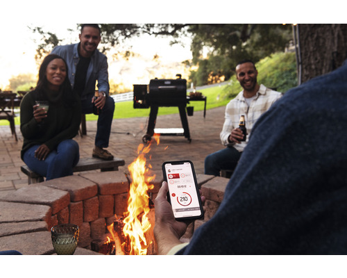 Nexgrill Oakford pellet smoker inclusief app-bediening, digitale temperatuurregeling, geëmailleerd gietijzeren grillrooster, warmhoudrek, zijplank en beschermkap, geëmailleerd staal