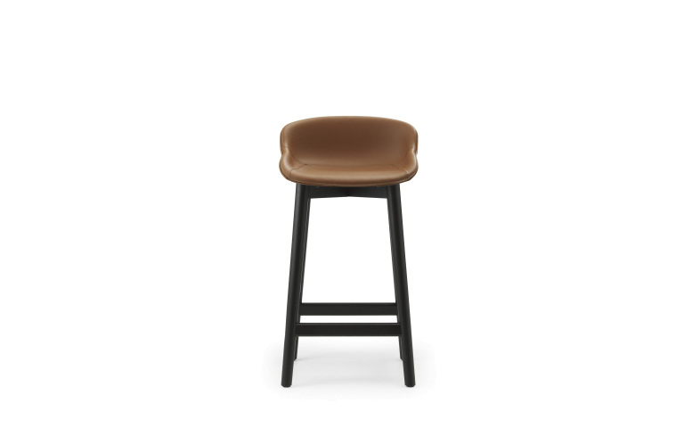 Normann Copenhagen Hyg gestoffeerde barkruk 65cm eiken Ultra Leather Brandy