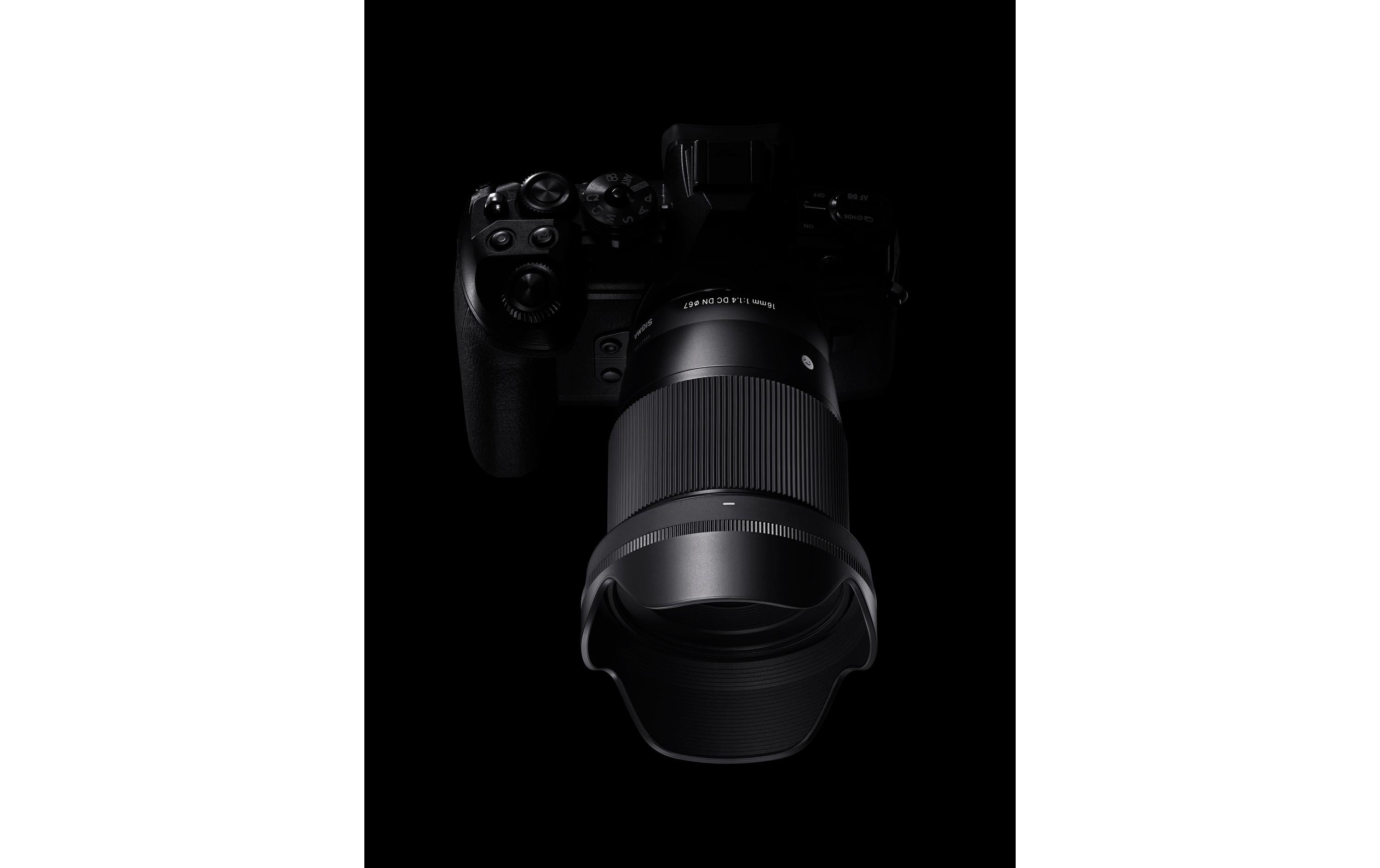 Festbrennweite 16mm F/1.4 DC DN Contemporary X-Mount<br>Lichtstarke Festbrennweite kompatibel mit APS-C-Kameras