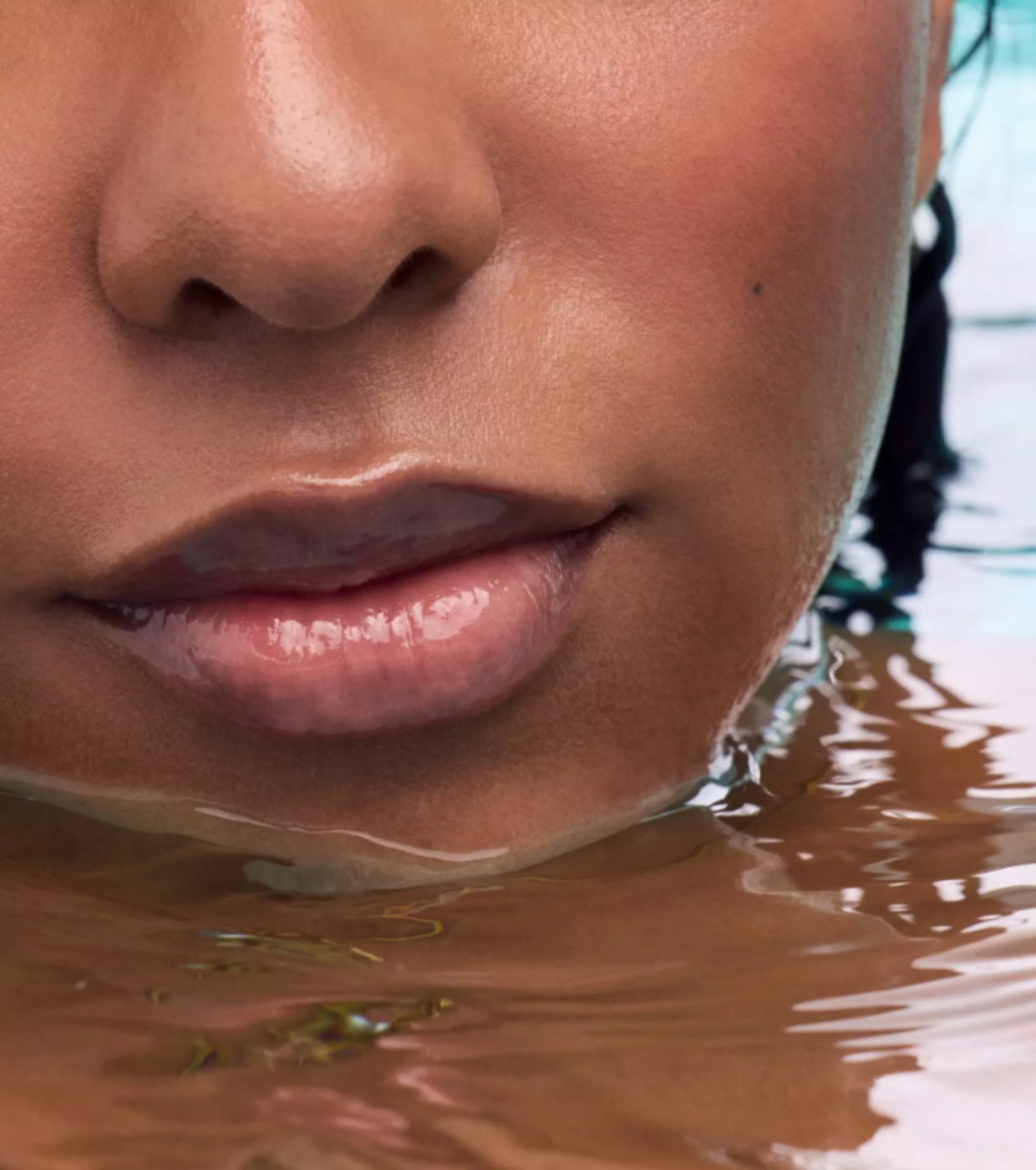 essence - *The Little Mermaid* - Óleo Labial Bifálico - 01: You Can Swim With Us