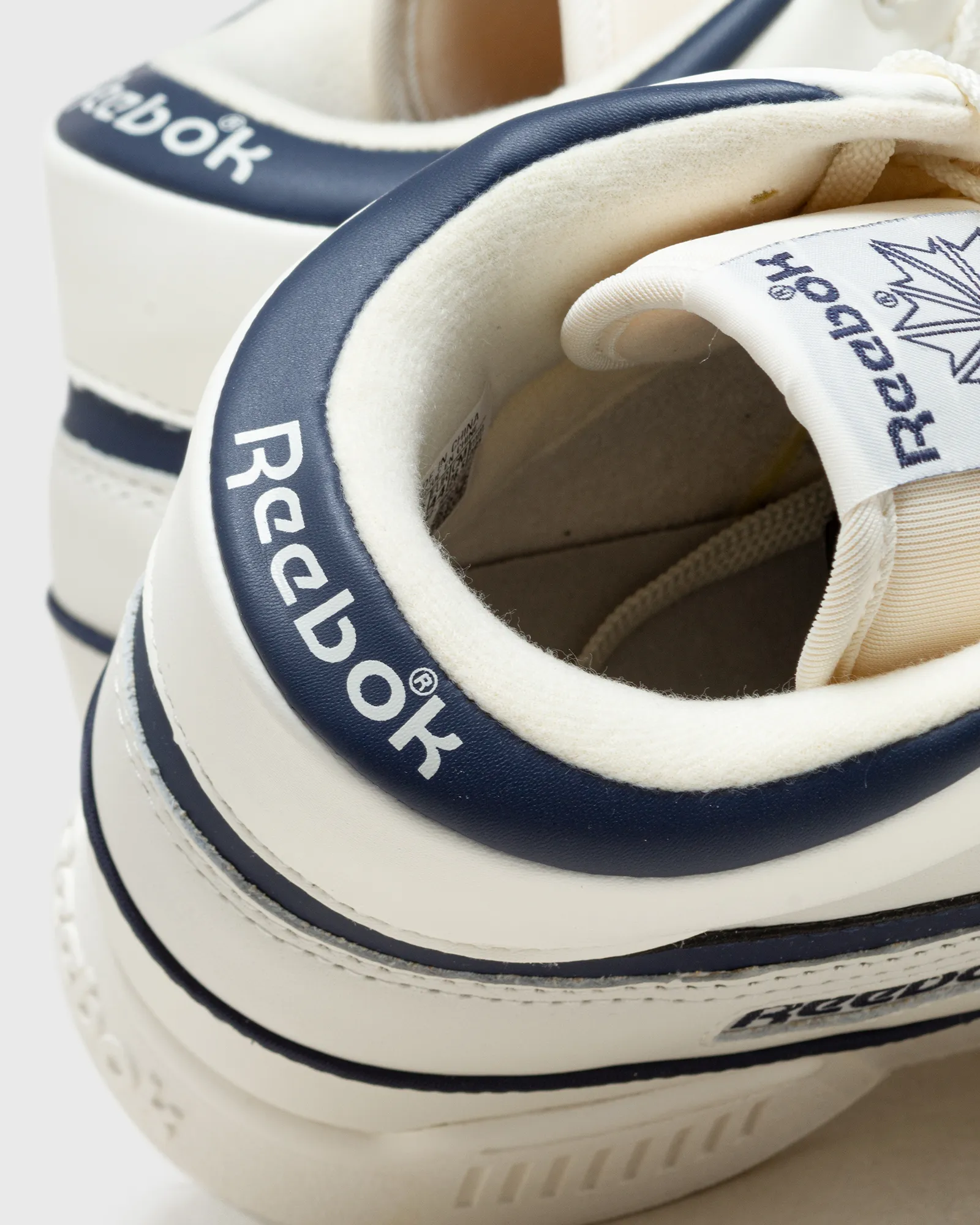 Reebok Workout Pro Mid