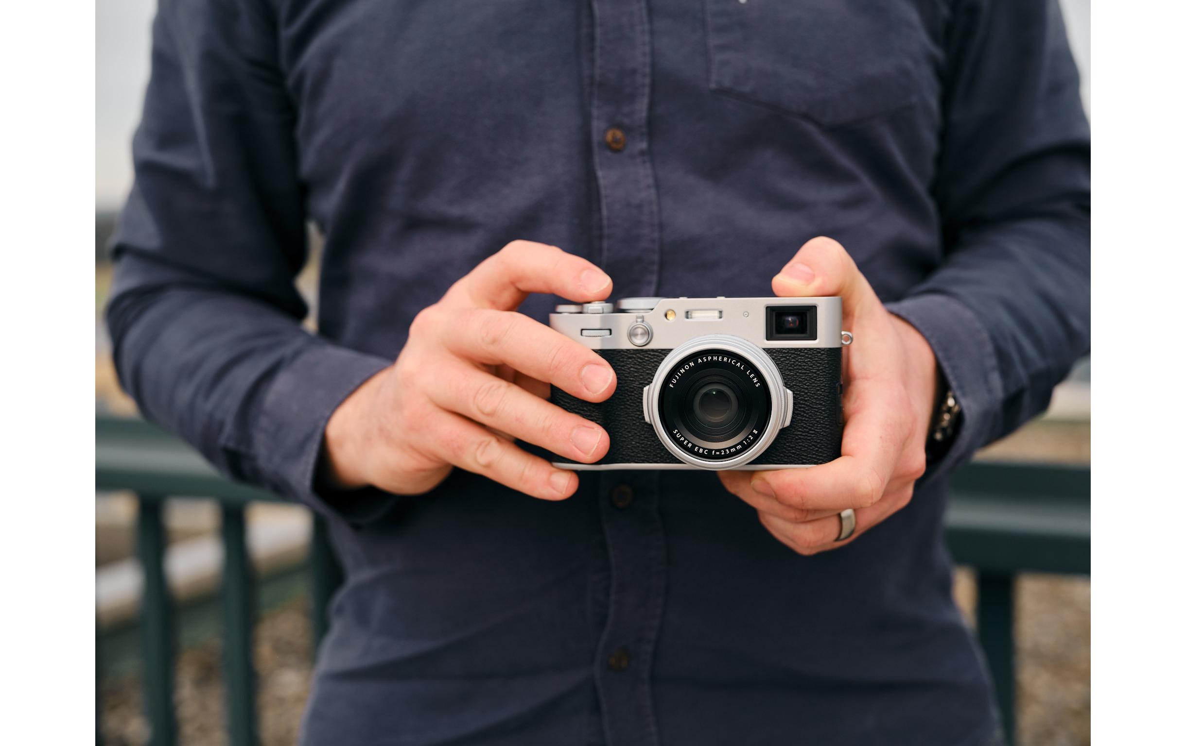 Fotokamera X100VI Schwarz<br>Kompakte Digitalkamera mit anspruchsvollem Design und intuitiver Bedienbarkeit
