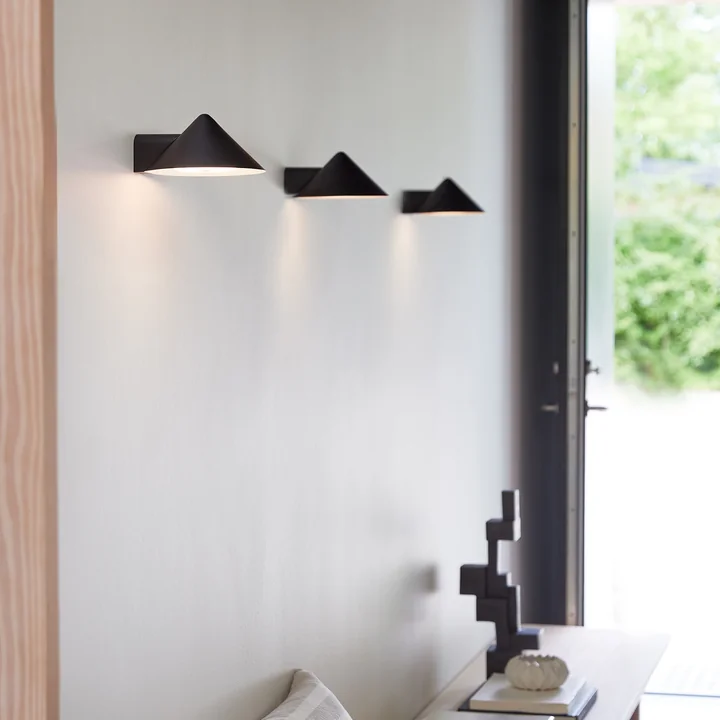 Frandsen - Grasp LED Akku-Wandleuchte, beetroot matt