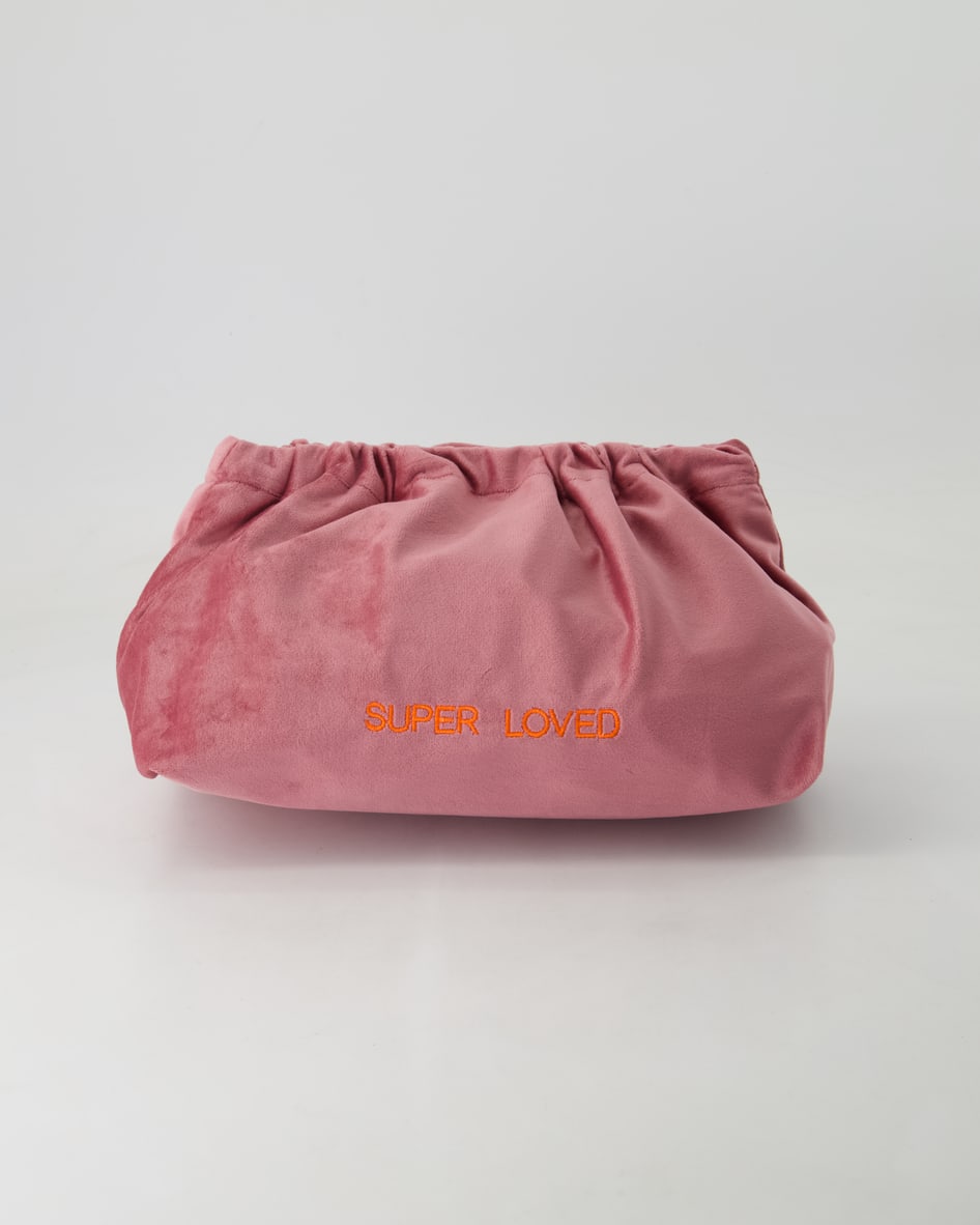 Sorbet Island Velvet Clutch Clutch in Rosa