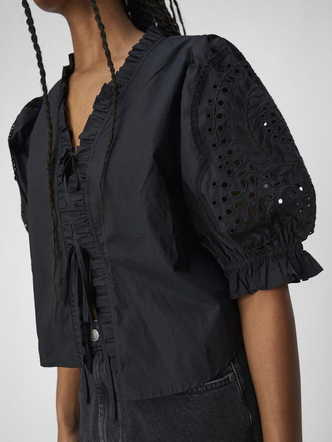 Object OBJBRODERA S/S TOP 132 Black