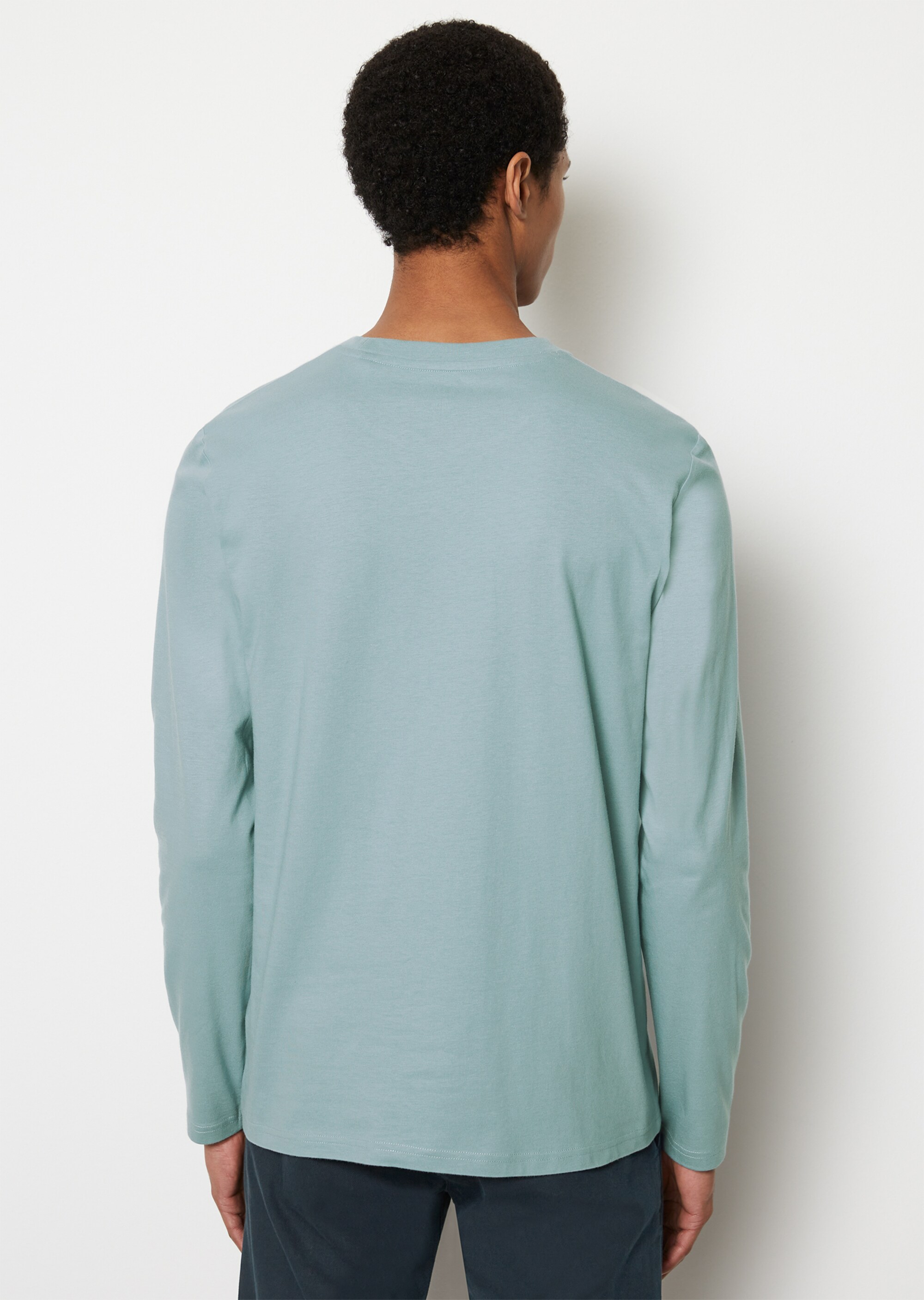 Longsleeve shaped aus reiner Bio-Baumwolle