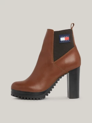 Botas Essenciais de Couro com Salto Alto