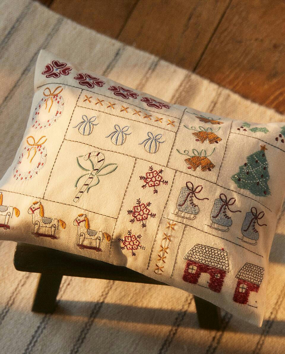 CAPA DE ALMOFADA INFANTIL DE ALGODÃO COM RETALHOS DE NATAL