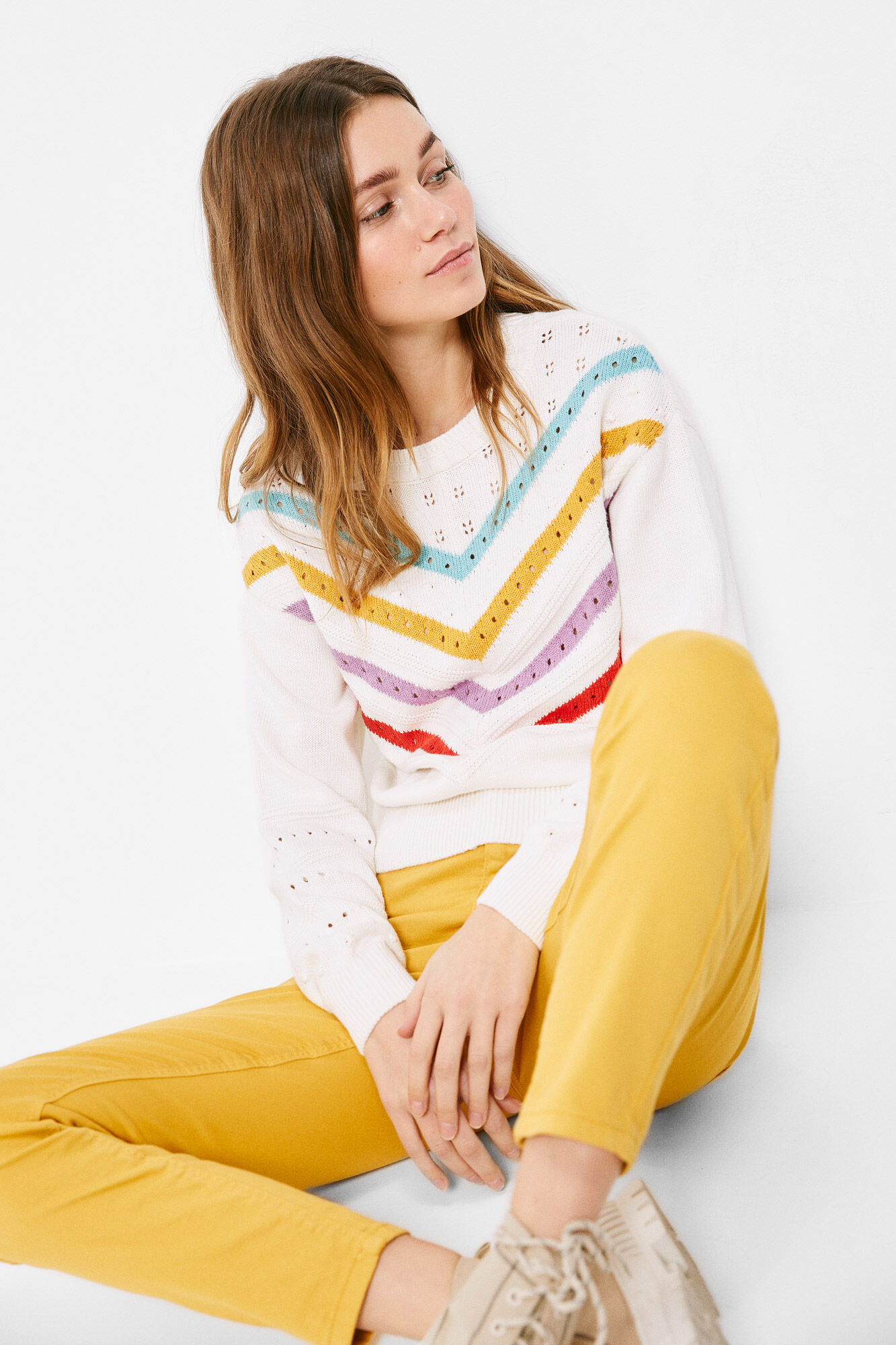 Camisa listrada com chevron perfurado - marrom