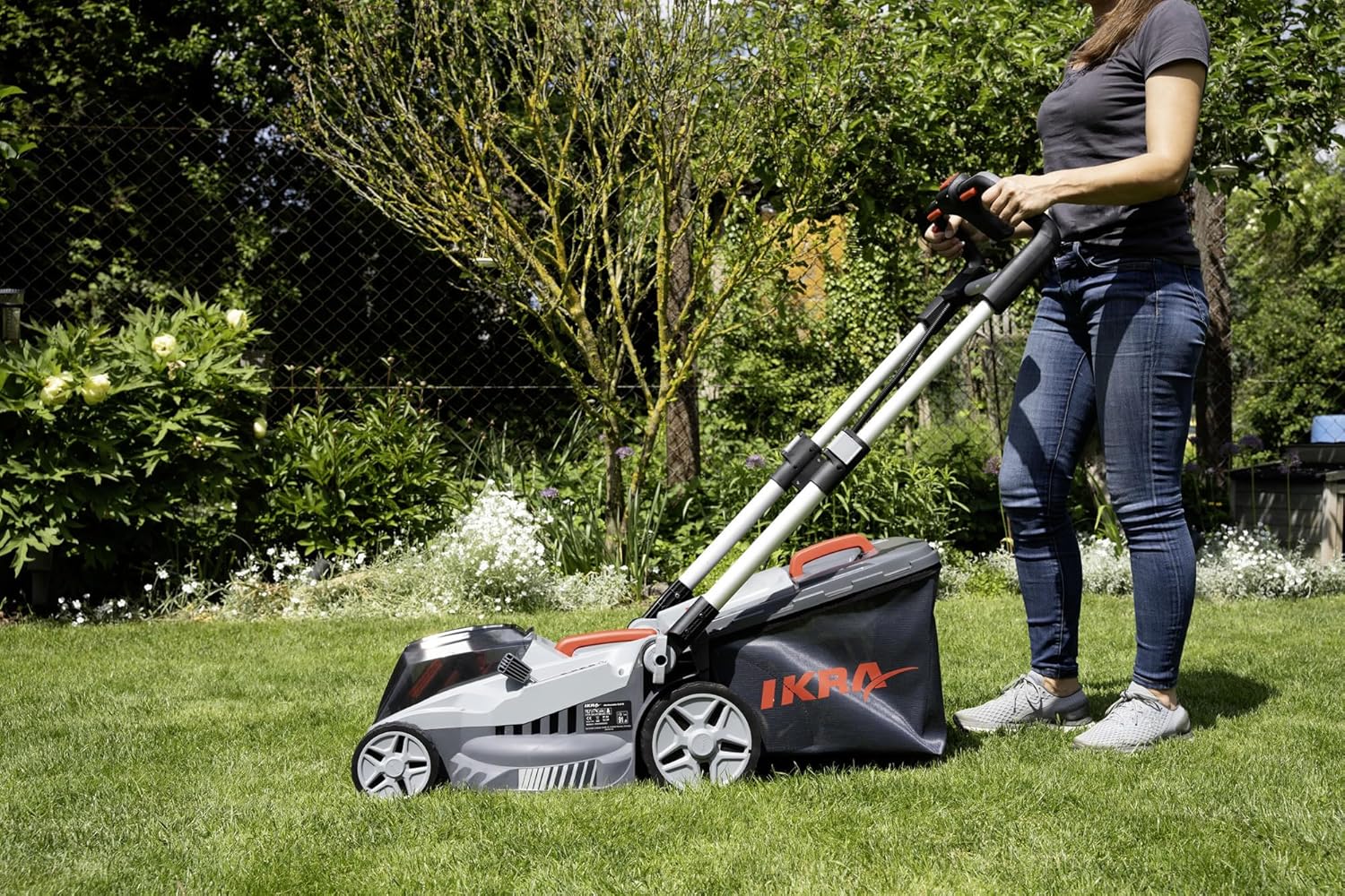 IKRA Bosch 36V Akku 3in1 Rasenmäher Mulchmäher IB-LM 43, Rasenflächen bis 600m², Schnittbreite 43cm, Schnitthöhe 30-75mm, ohne Akku & Ladegerät