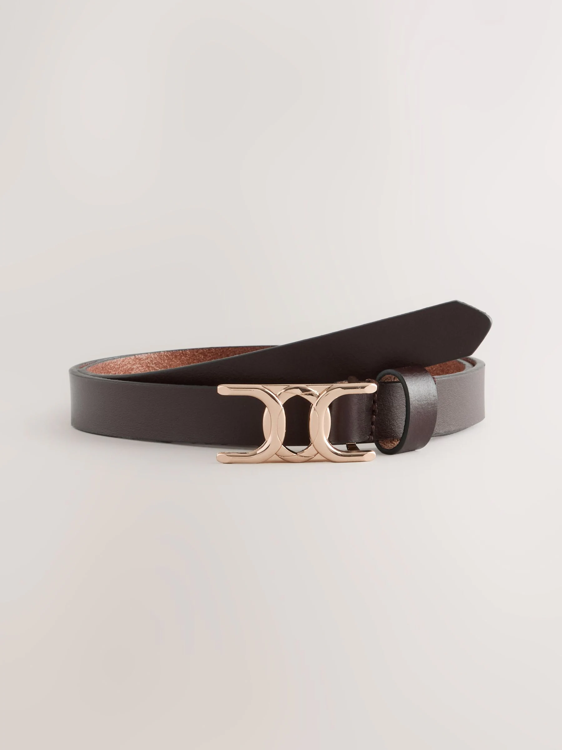 Chocoladebruin - Statement, smalle leren riem met gesp