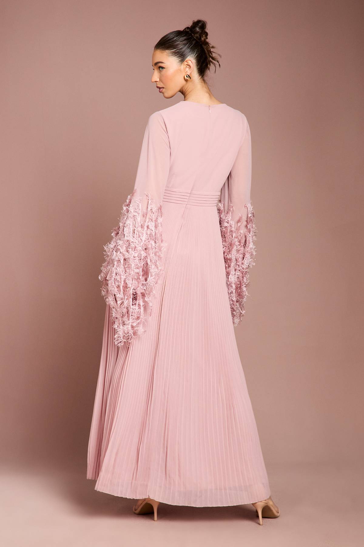 Coast Robe Maxi en Georgette à Col V et Manchettes à Plumes