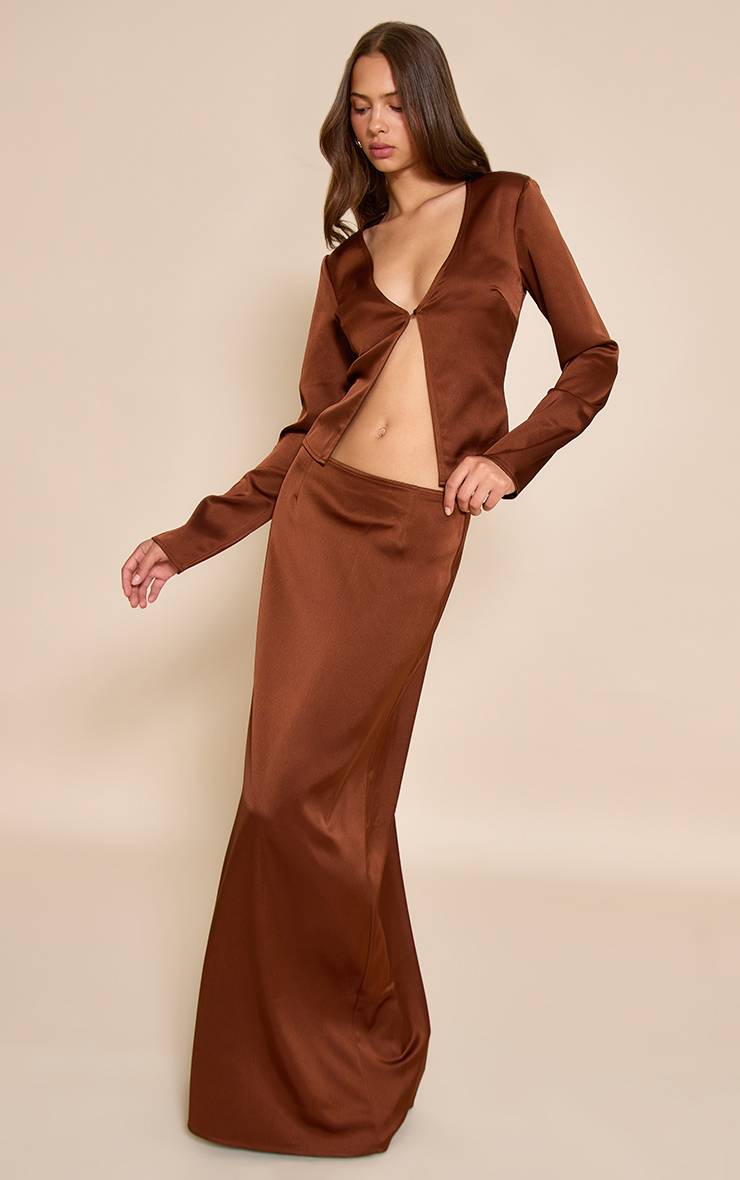 Chocolat Jupe Longue Fluide En Satin Taille Basse
