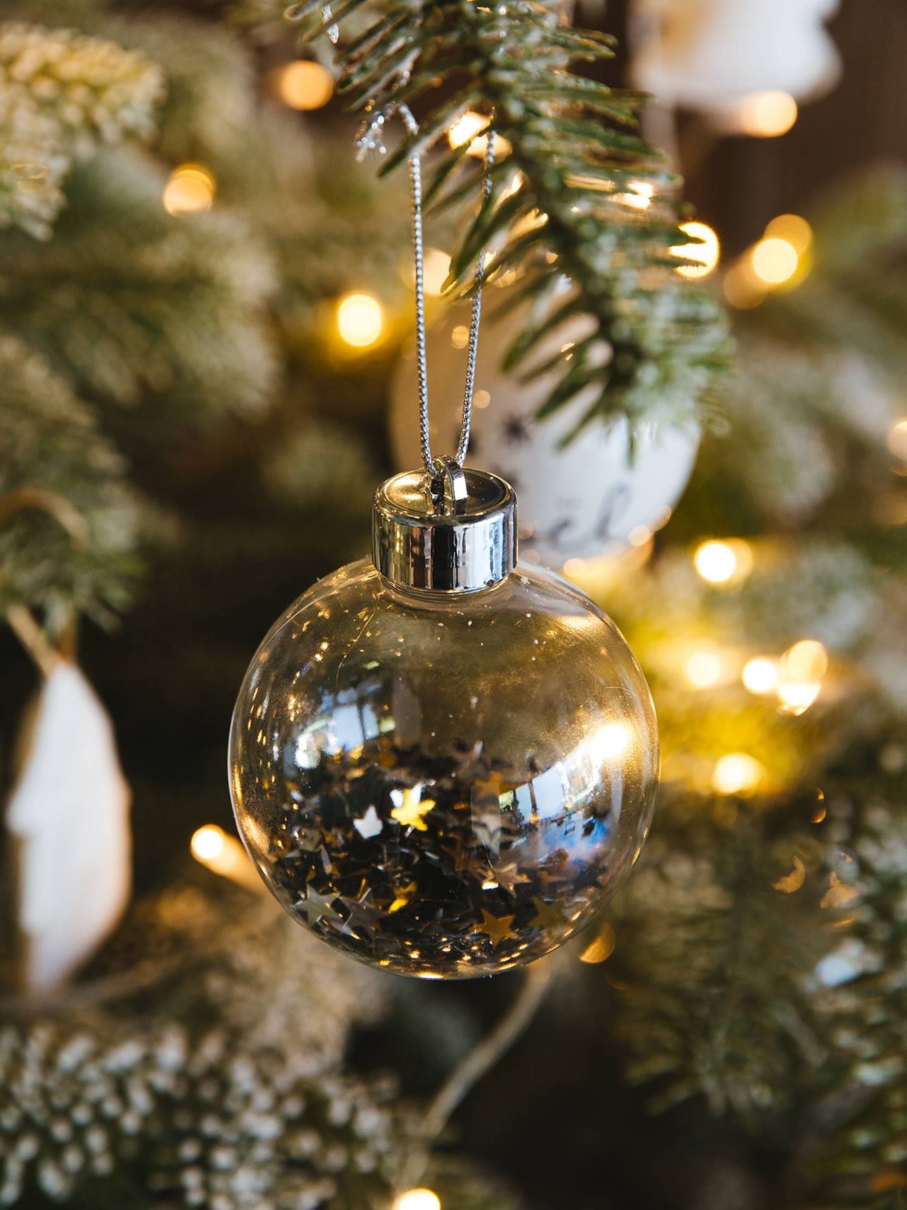 Lote com 3 bolas de Natal bege lisas de tamanho médio