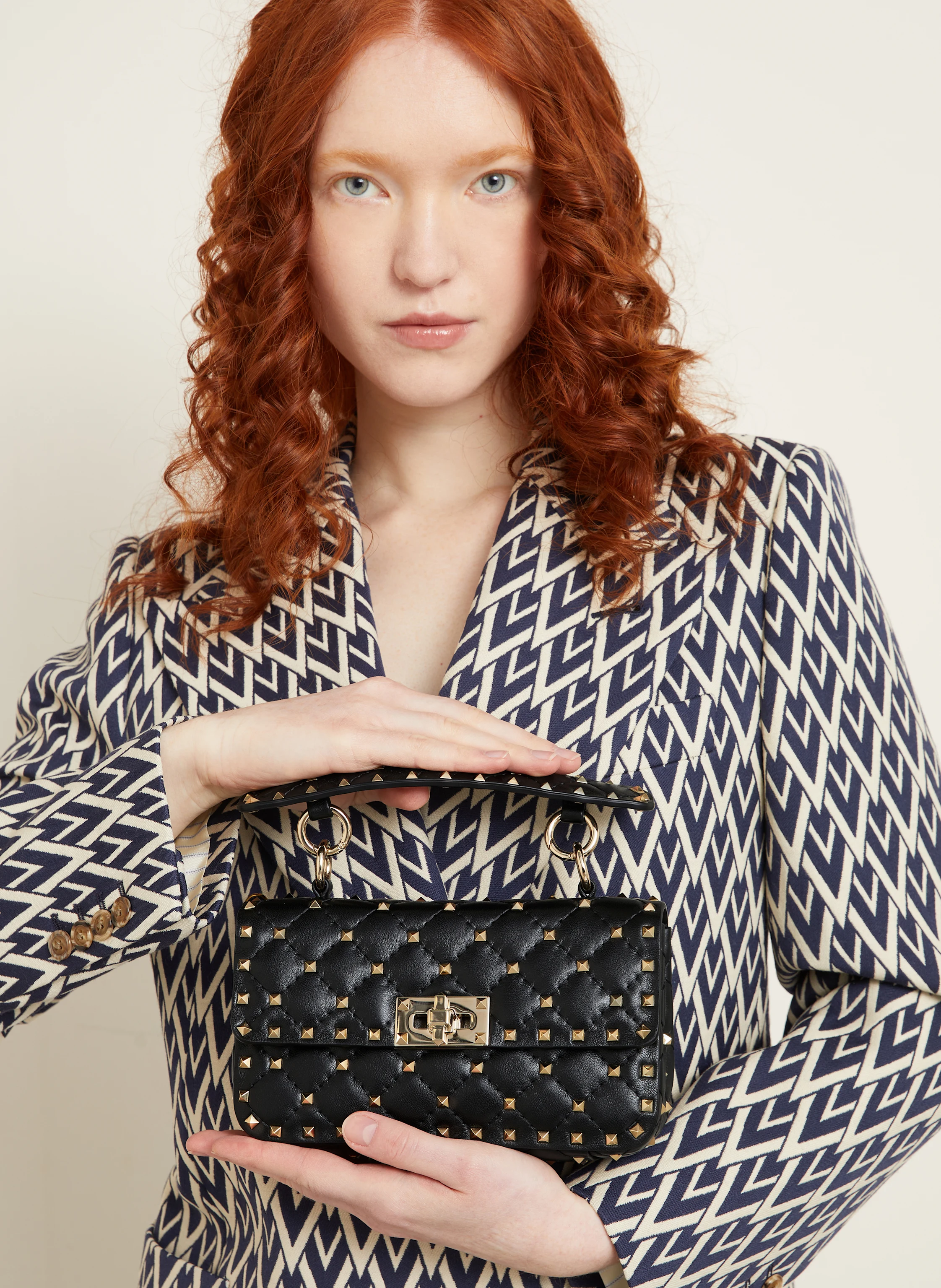 VALENTINO GARAVANI Umhängetasche ROCKSTUD SPIKE mit Nieten