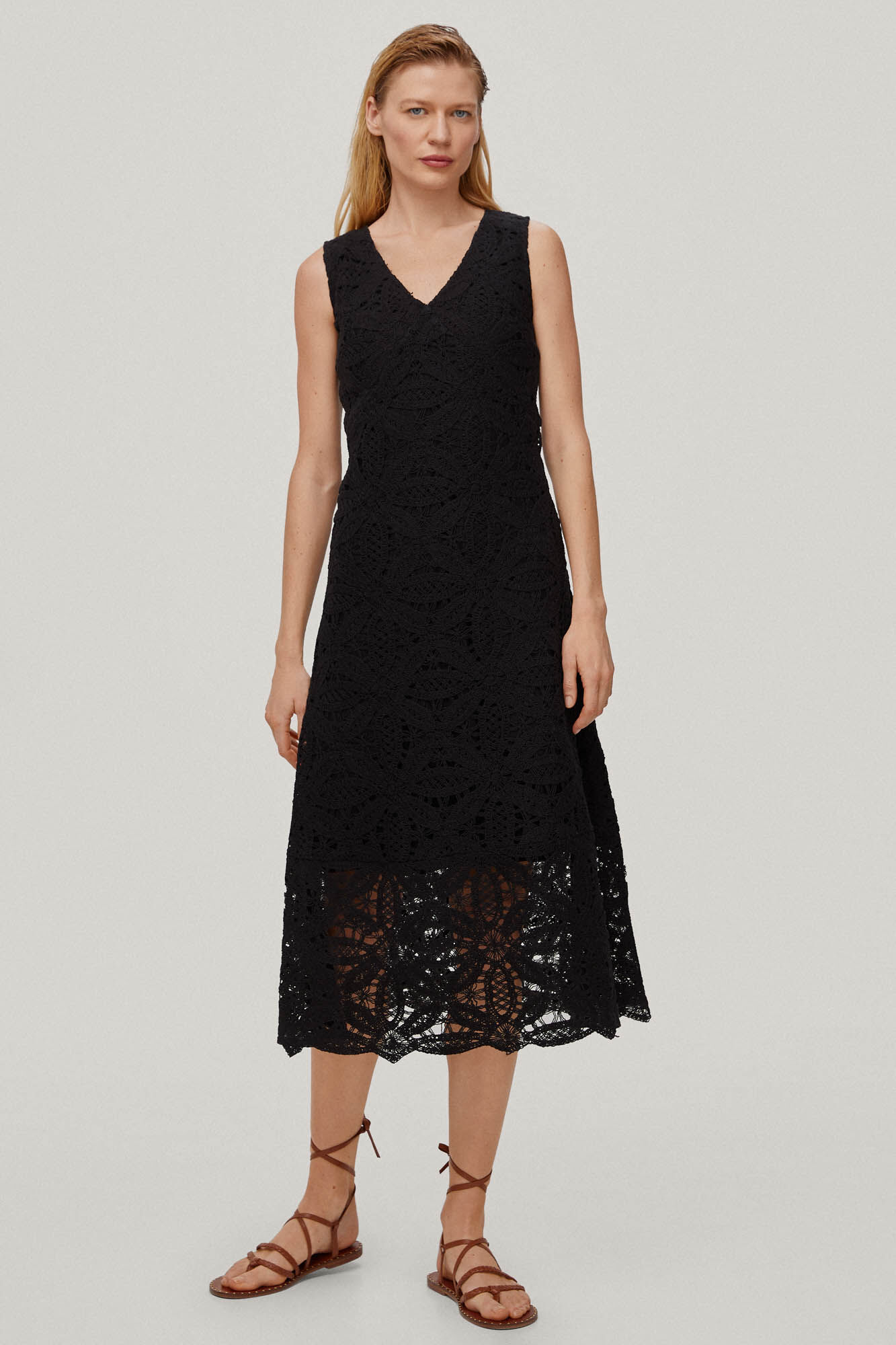 Vestido midi longo com alças de crochê, decote em bico e saia desbotada - Preto