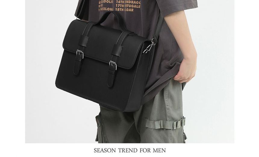 SUNMAN - Effen crossbodytas met gesp en klep