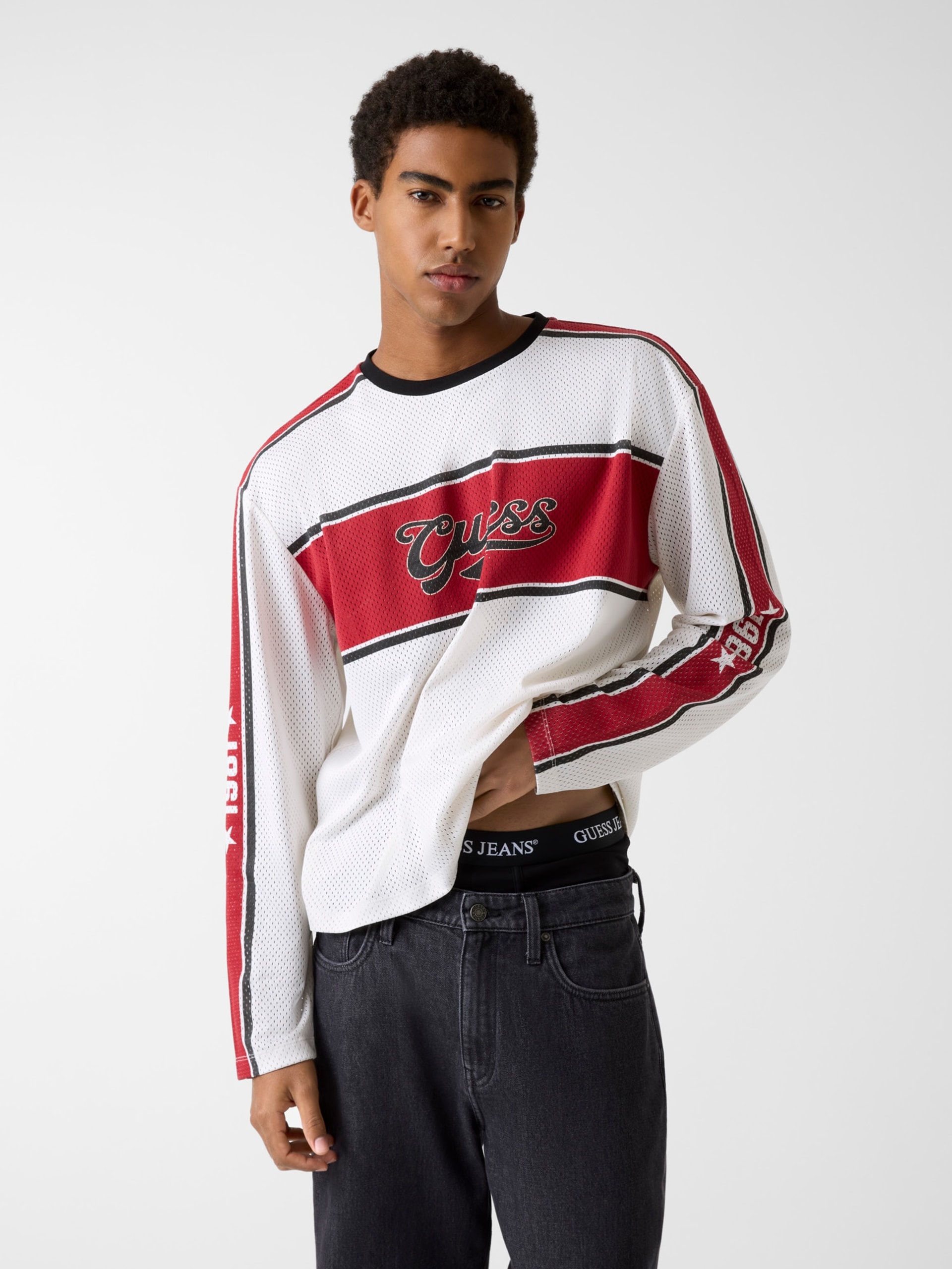 Camiseta de malha com modelagem quadrada