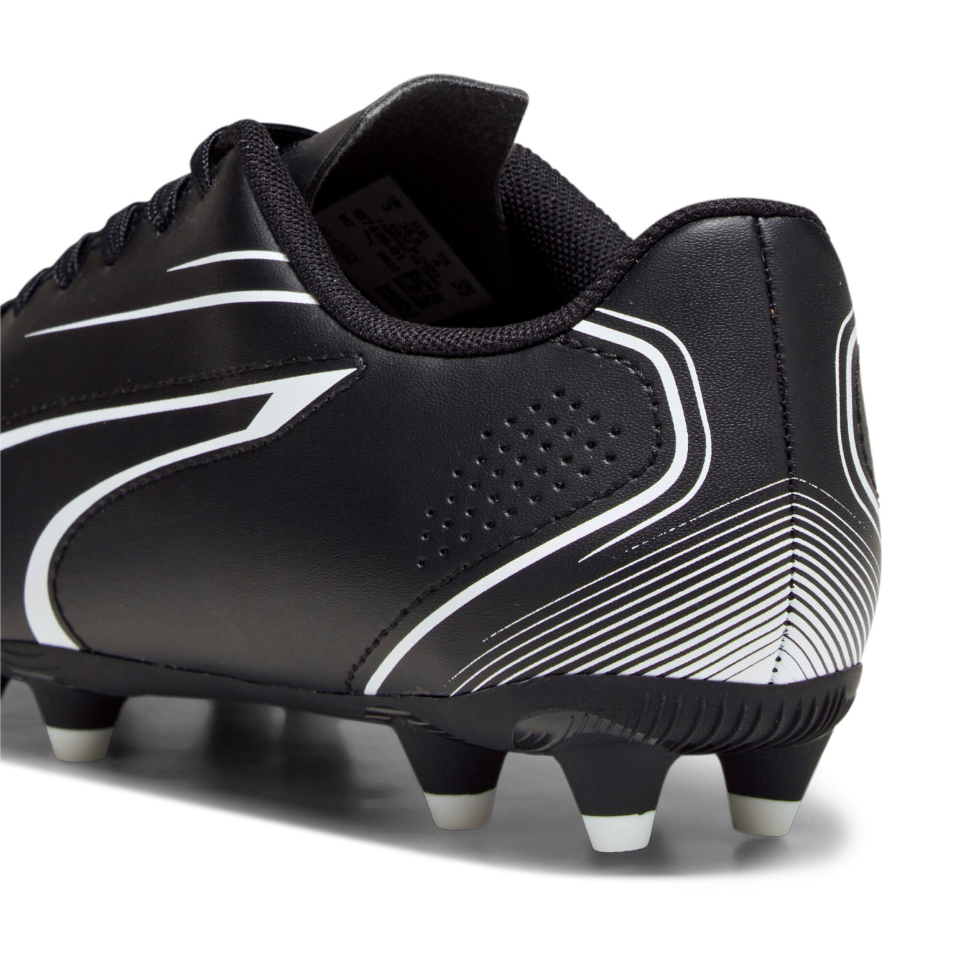 PUMA Vitoria Gras / Kunstgras Voetbalschoenen (MG) Kids Zwart Wit