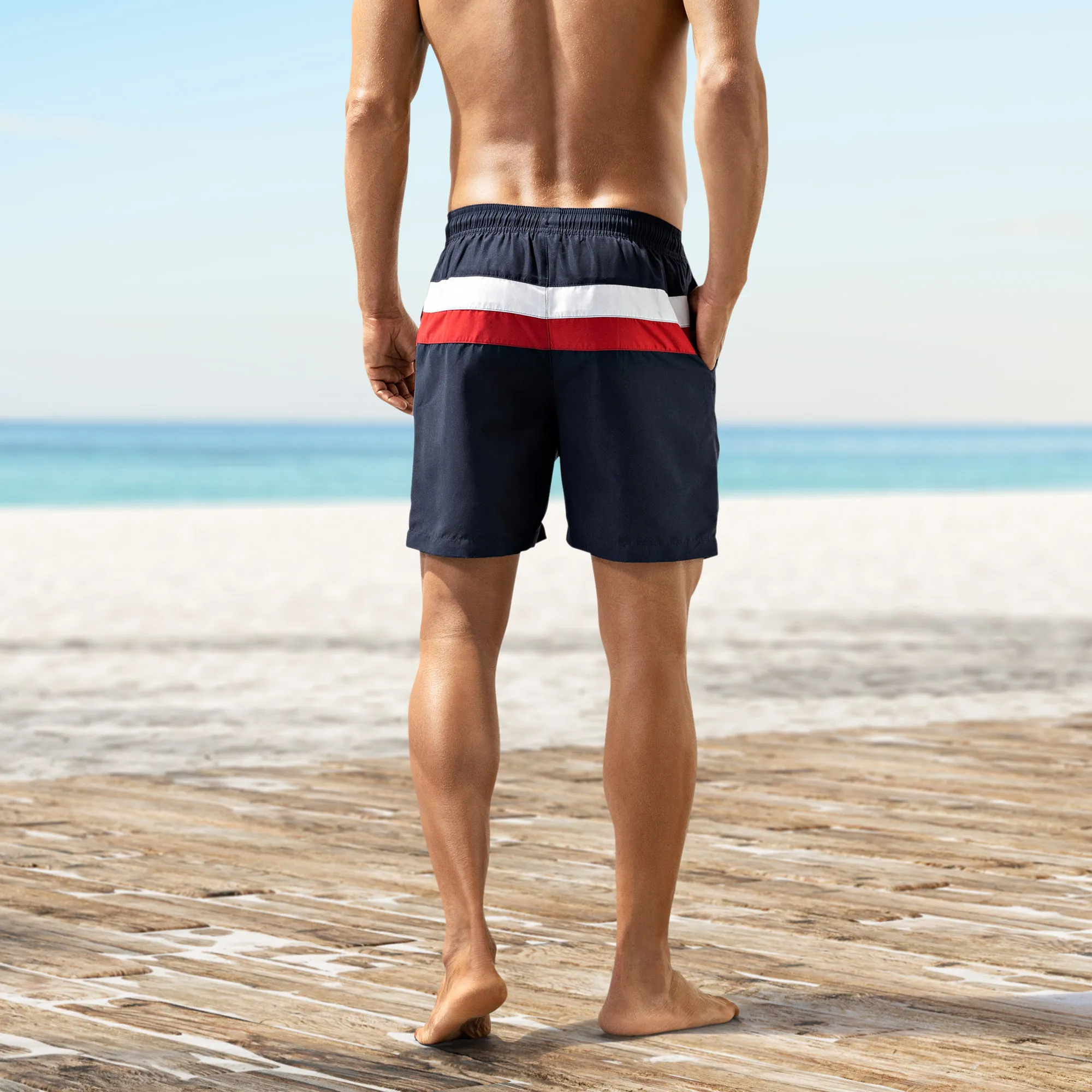 Herren-Badeshorts mit Streifen