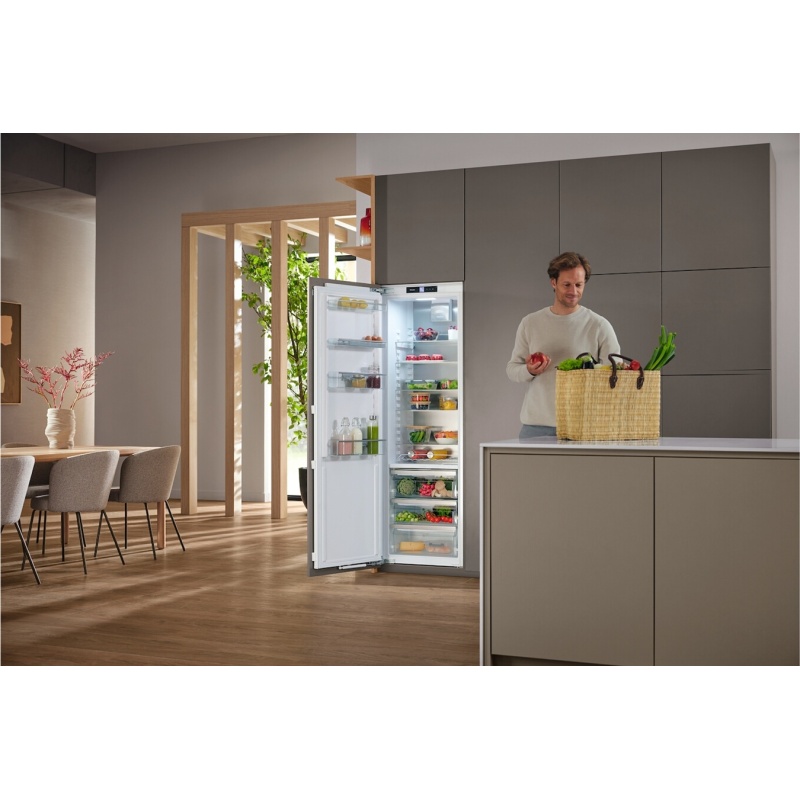 Réfrigérateur 1 porte Miele K 7747 C 125 Gala Ed intégrable 178 cm