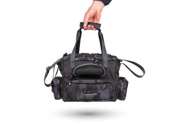 Sac Fox Rage Camo Voyager Medium Tackle Bag (avec 6 Boîtes)