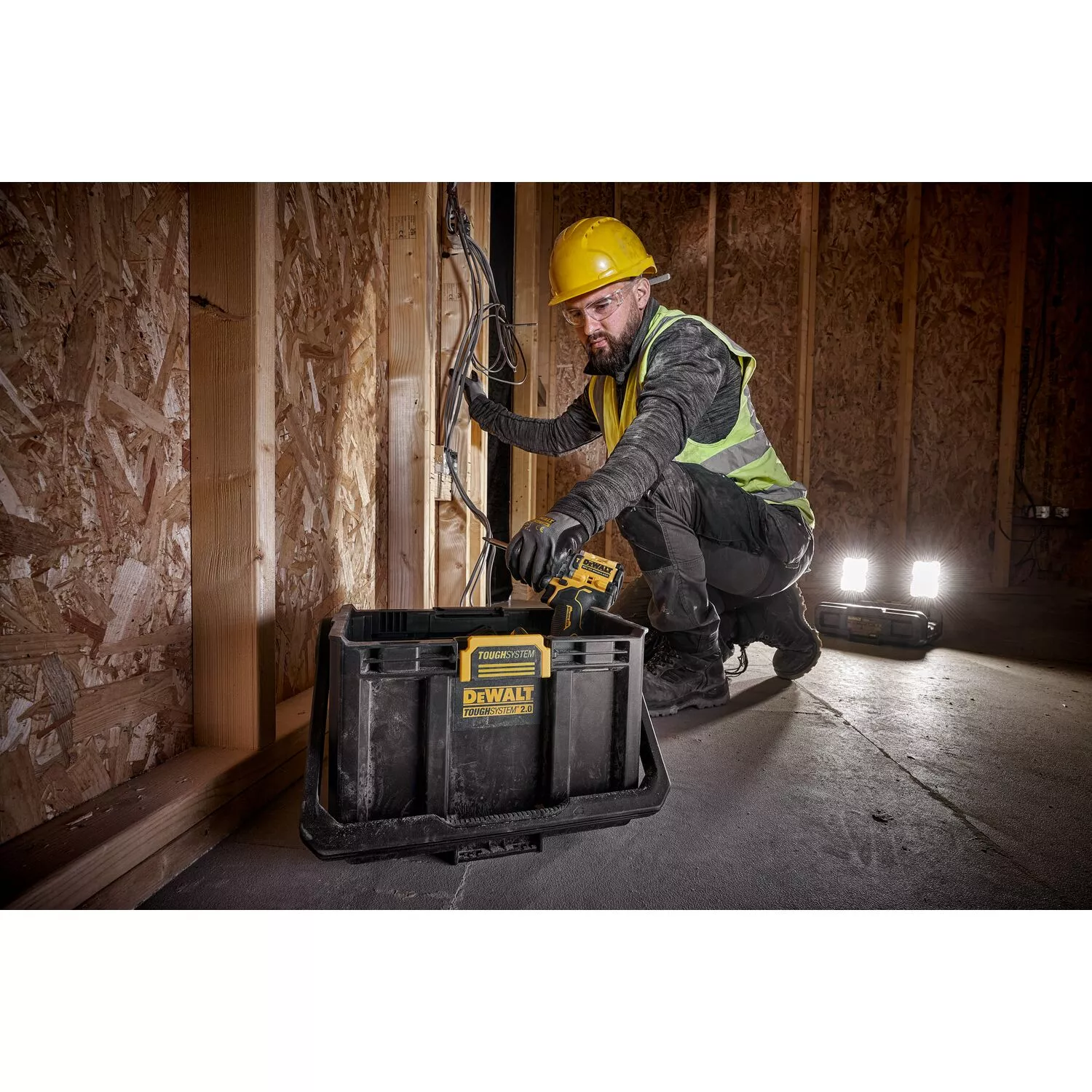 DeWALT DWST08061-1 ToughSystem 2.0 Gereedschapskoffer en 18V Li-ion accu lamp