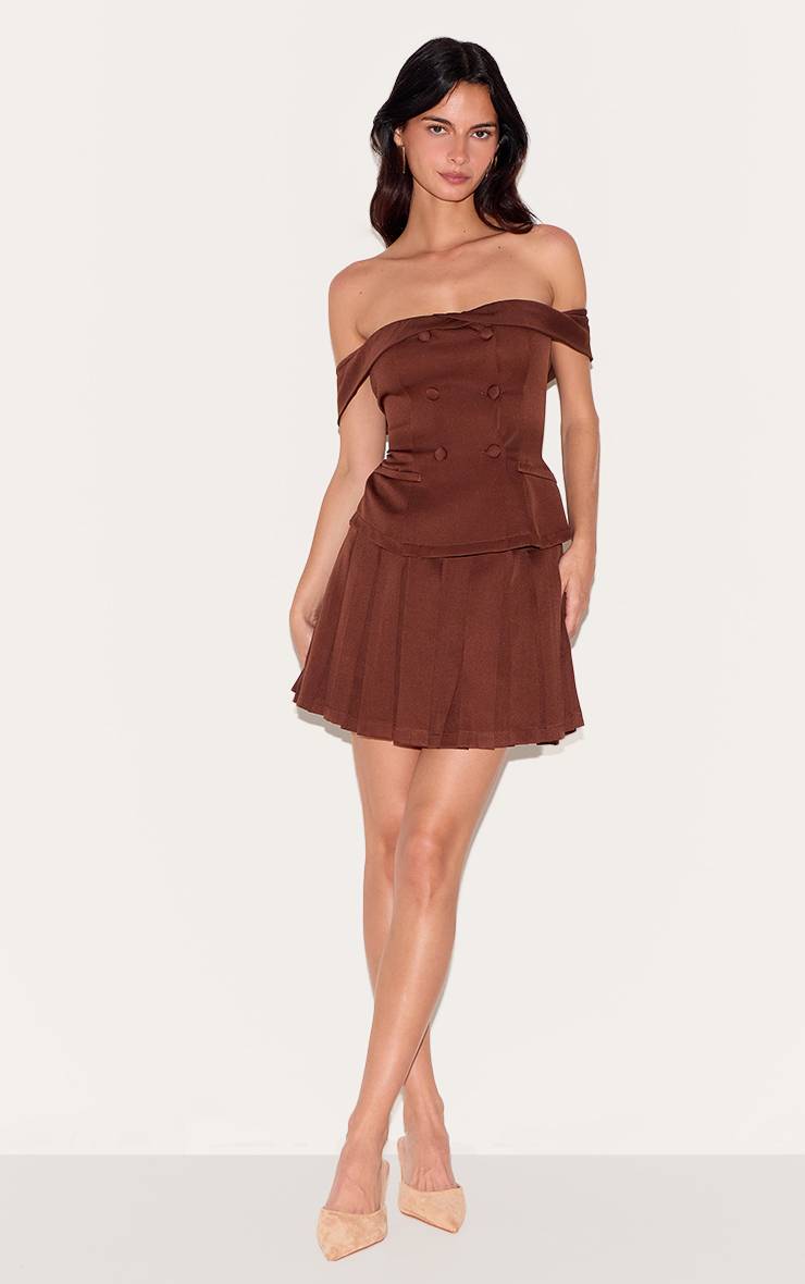 Chocolat Combishort Jupe-culotte Plissée À Détail Boutons Et Encolure Bardot Ajustée