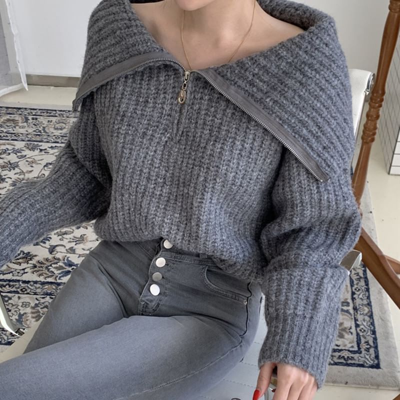 Rosesand - Lange mouw off-shoulder trui met halve rits en effen kleur