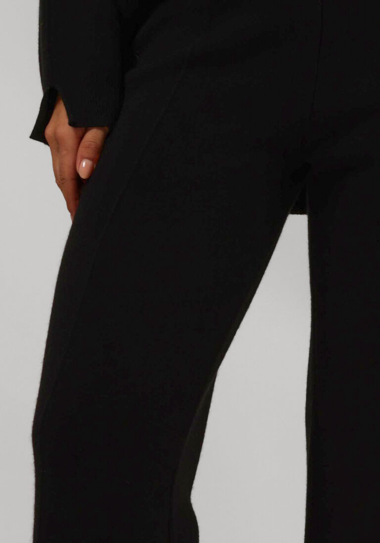 zwarte resort finest pantalon knitted pants