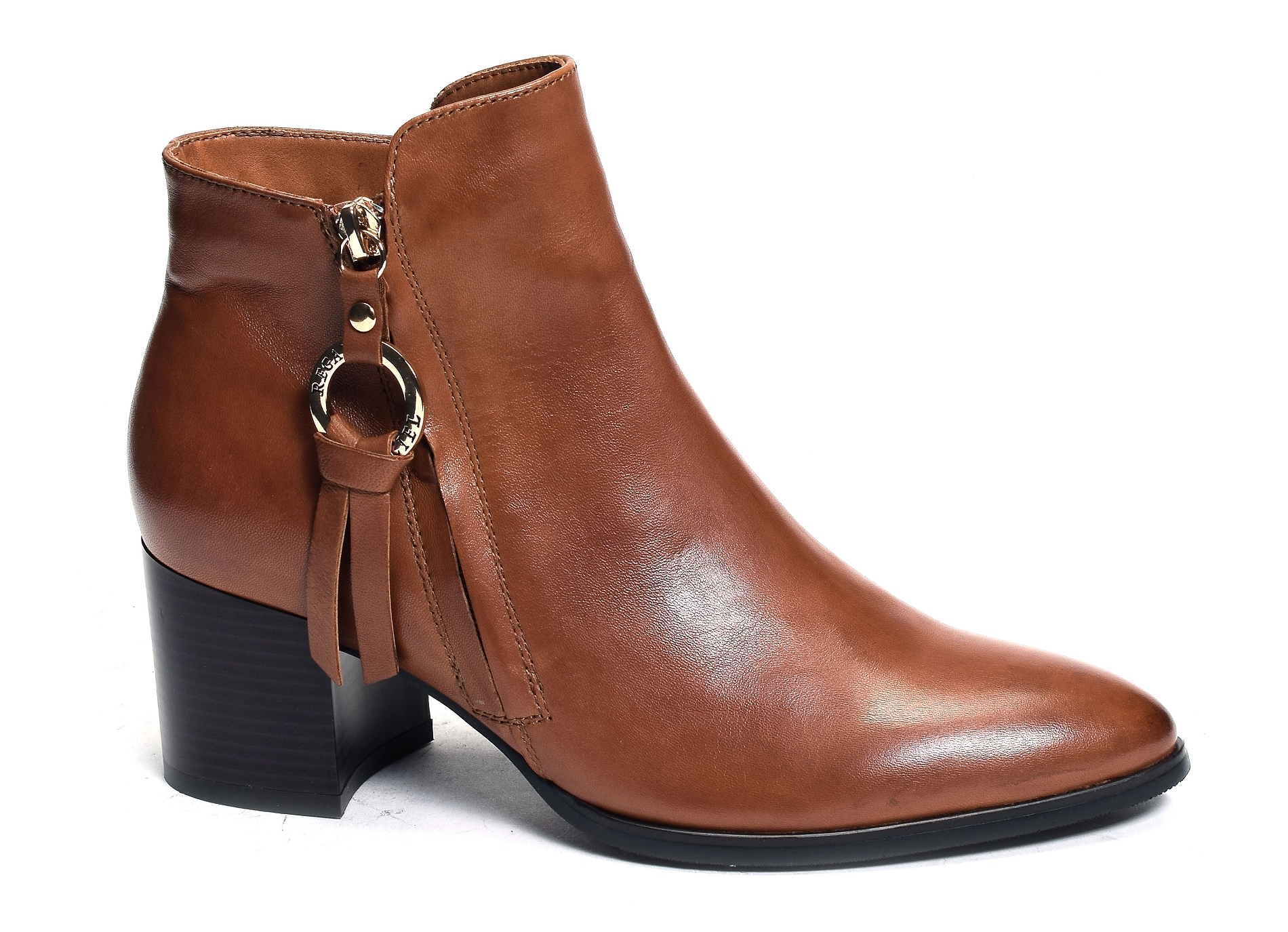 Taylor 01 camel