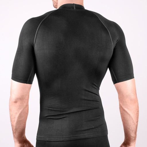 Camiseta térmica preta de manga curta