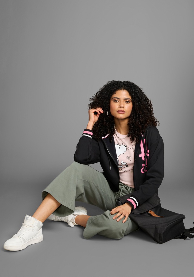 KangaROOS Kapuzensweatjacke , mit Neon-Details