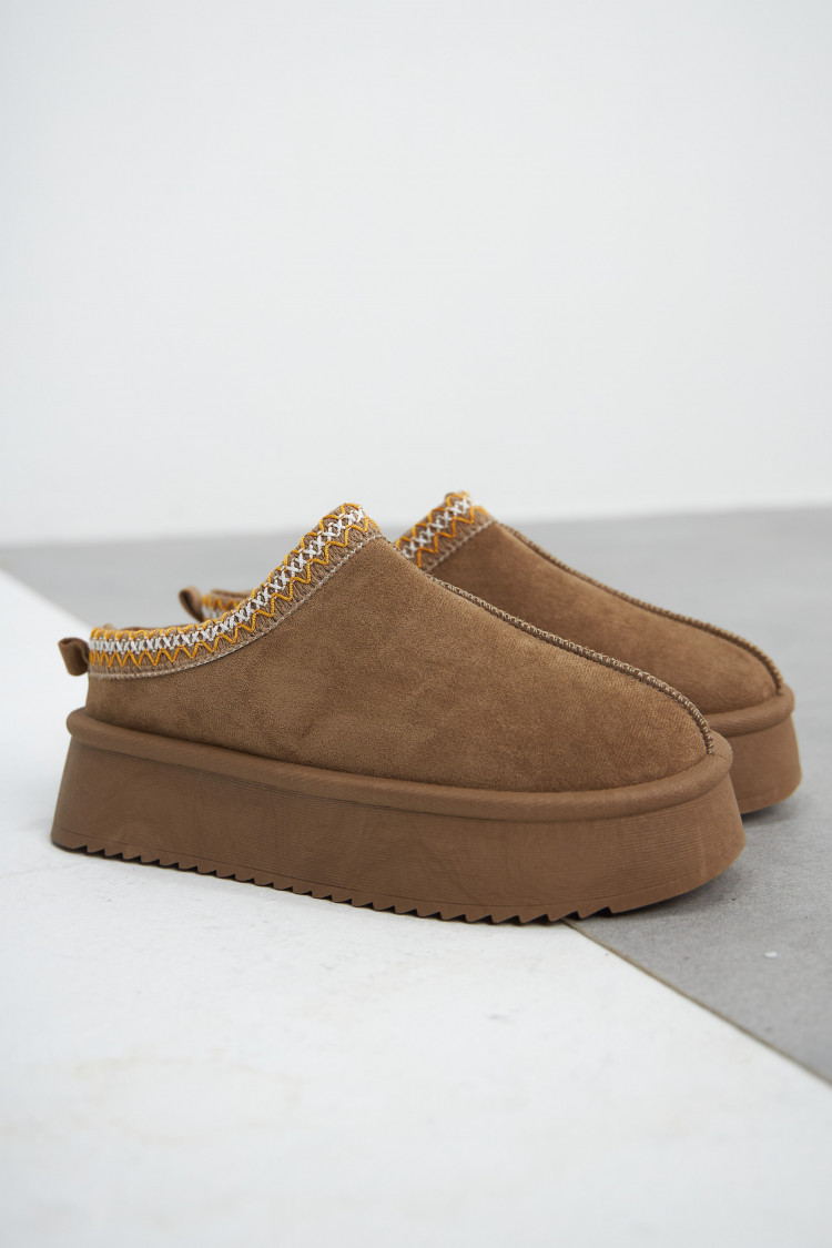 Bottines chaussons en velours compensés