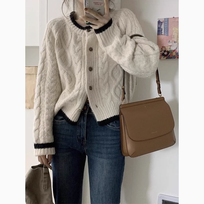 Ukiyo - Vest met contrasterende rand en ronde hals