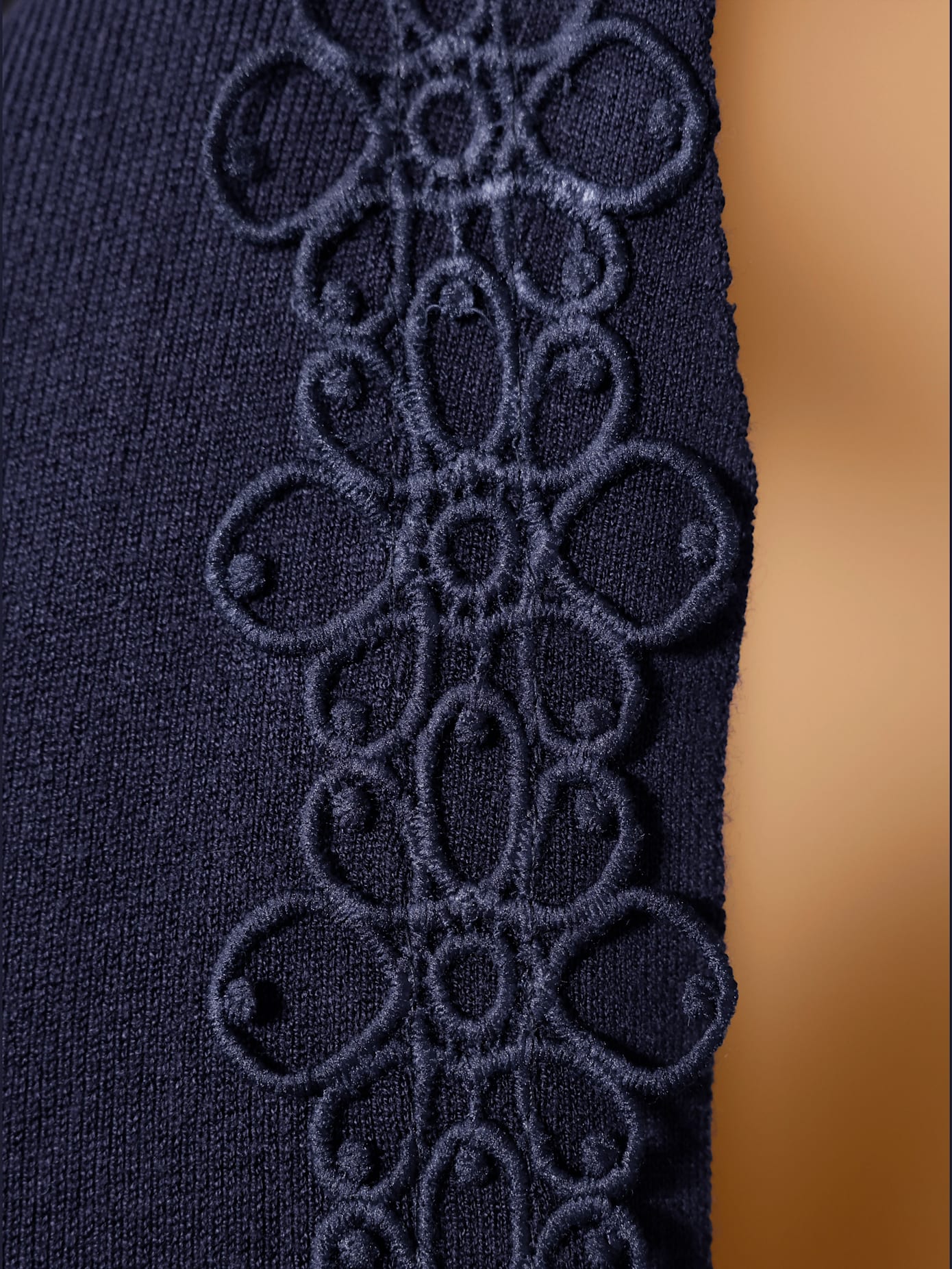 Veste en tricot magnifique bordure en dentelle