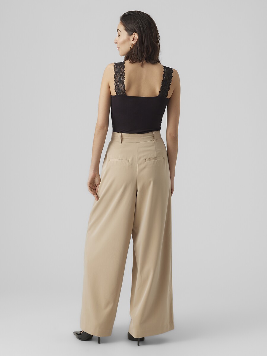 VERO MODA<br>Sutiã com alças largas de renda