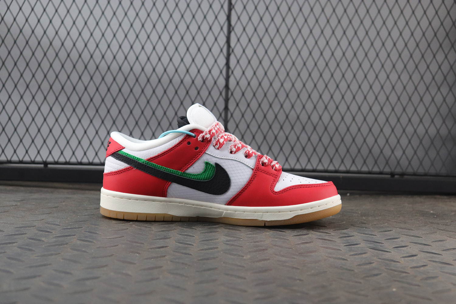 Nike SB Dunk Low Habibi
