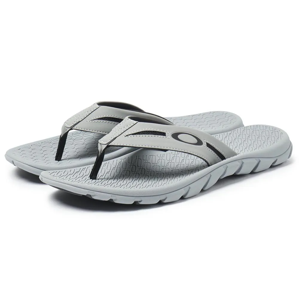 Oakley Operative 2.0 flip-flops