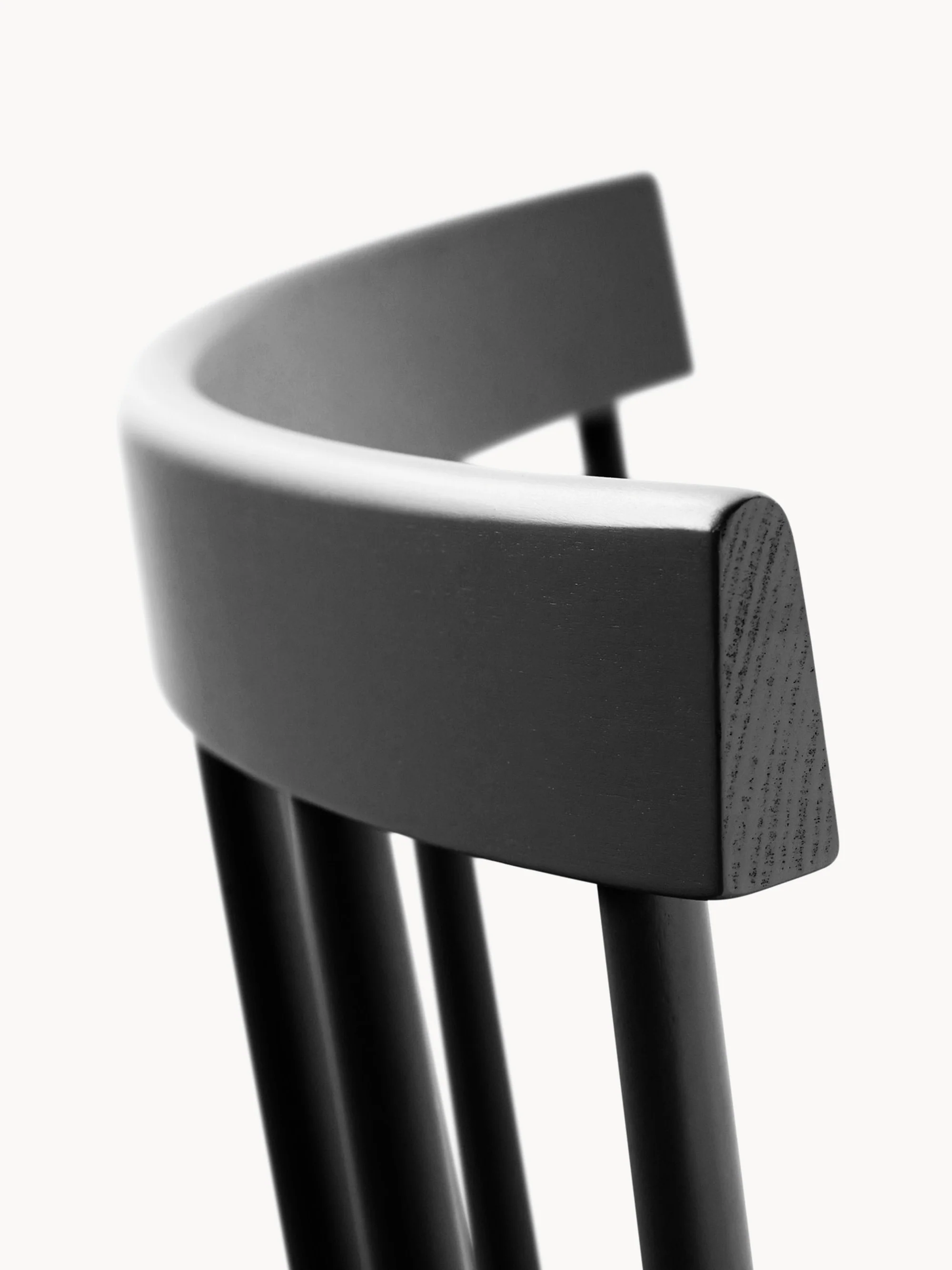 Eetkamerstoelen J46, 2 stuks