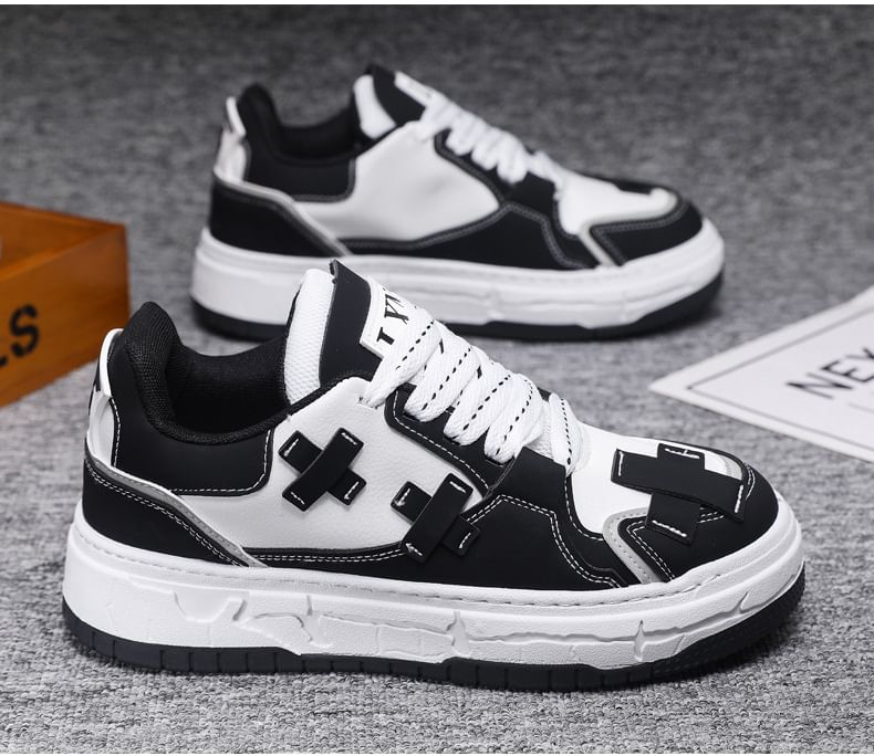 Tanzanite - Platform Cross Applique Veterschoenen van Imitatieleer