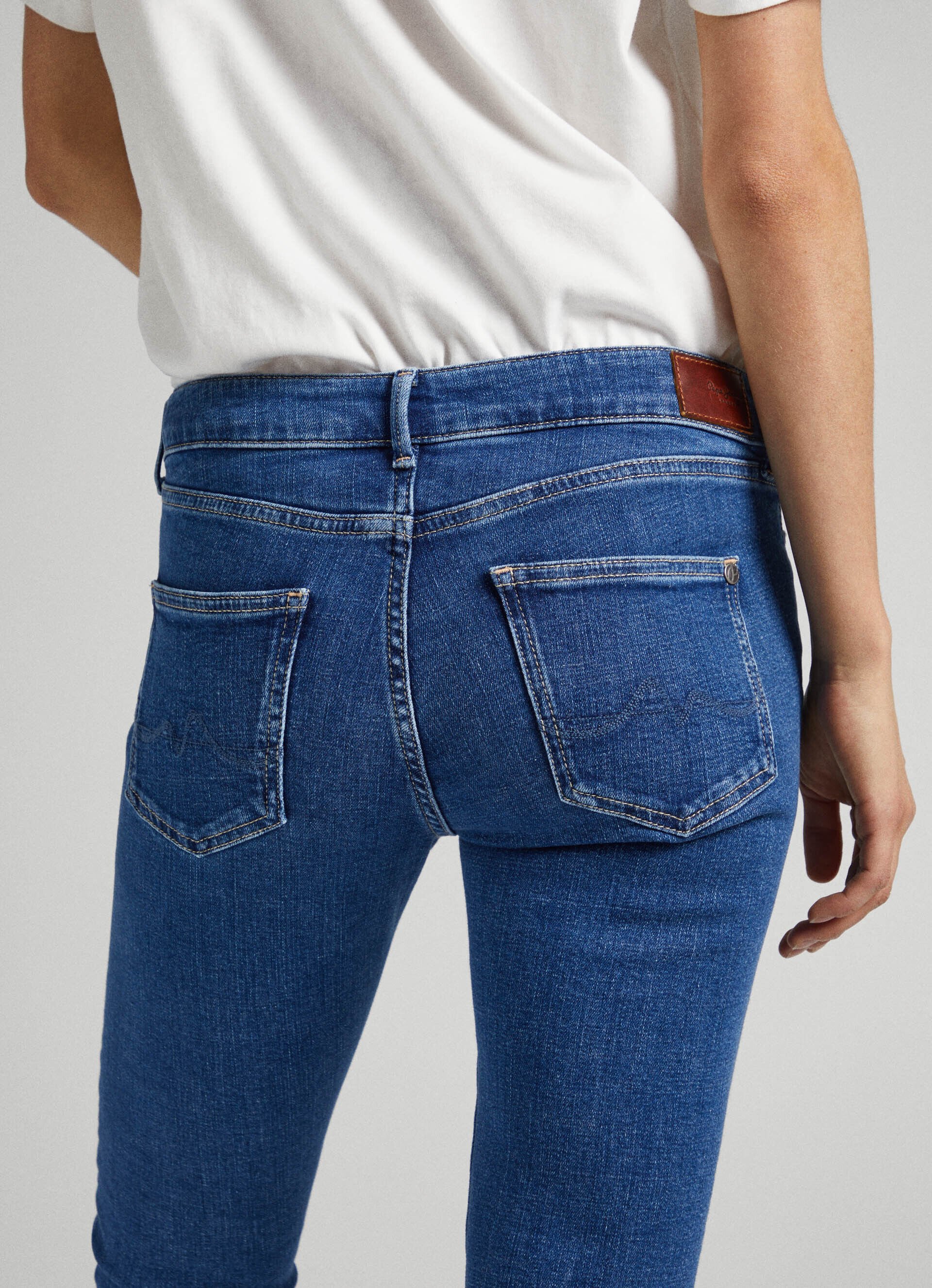 CALÇA JEANS PIXIE FIT SKINNY TIRO TAMANHO MÉDIO - jeans