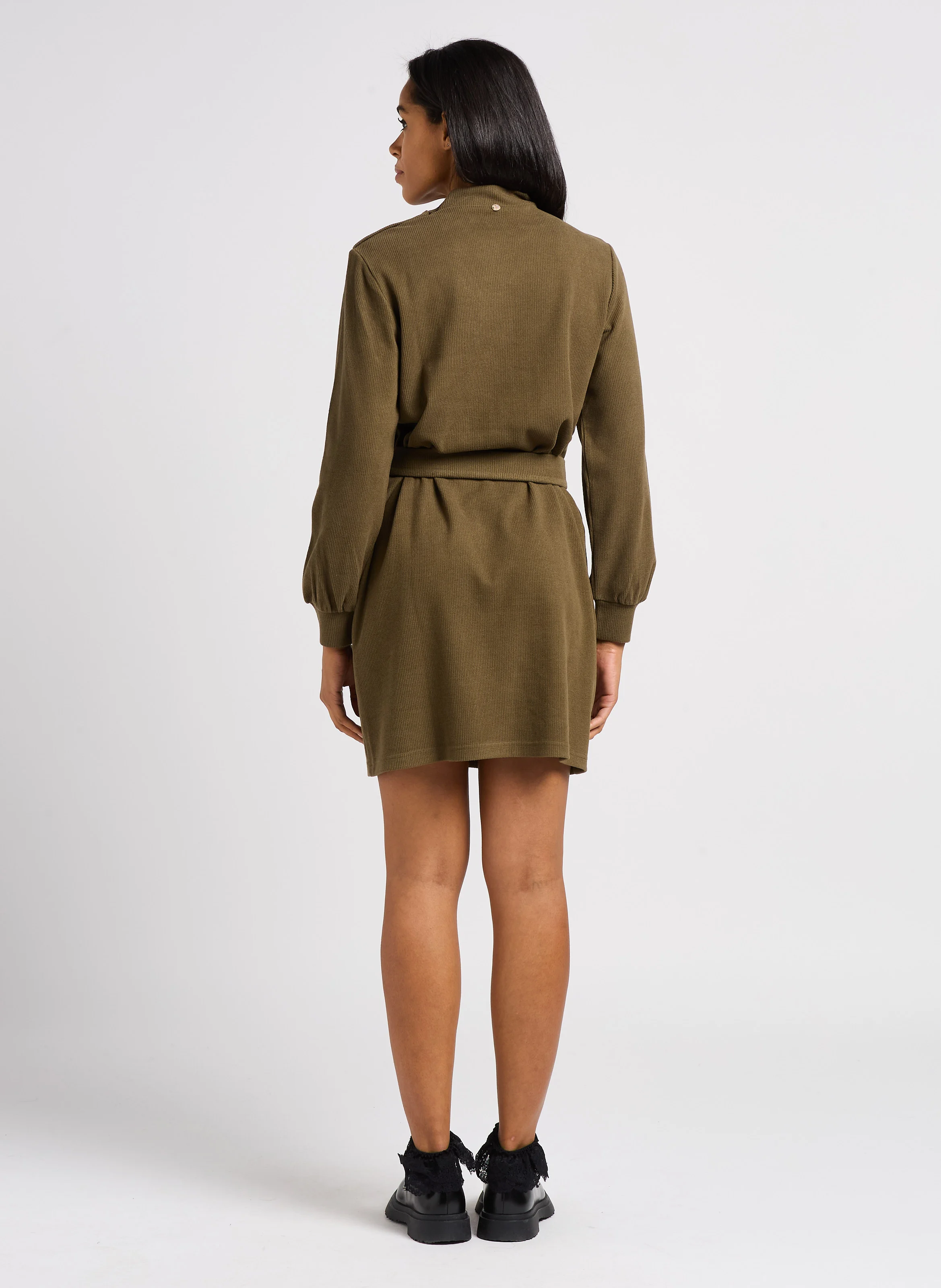 RAVEN - Robe midi droite à col montant | Kaki