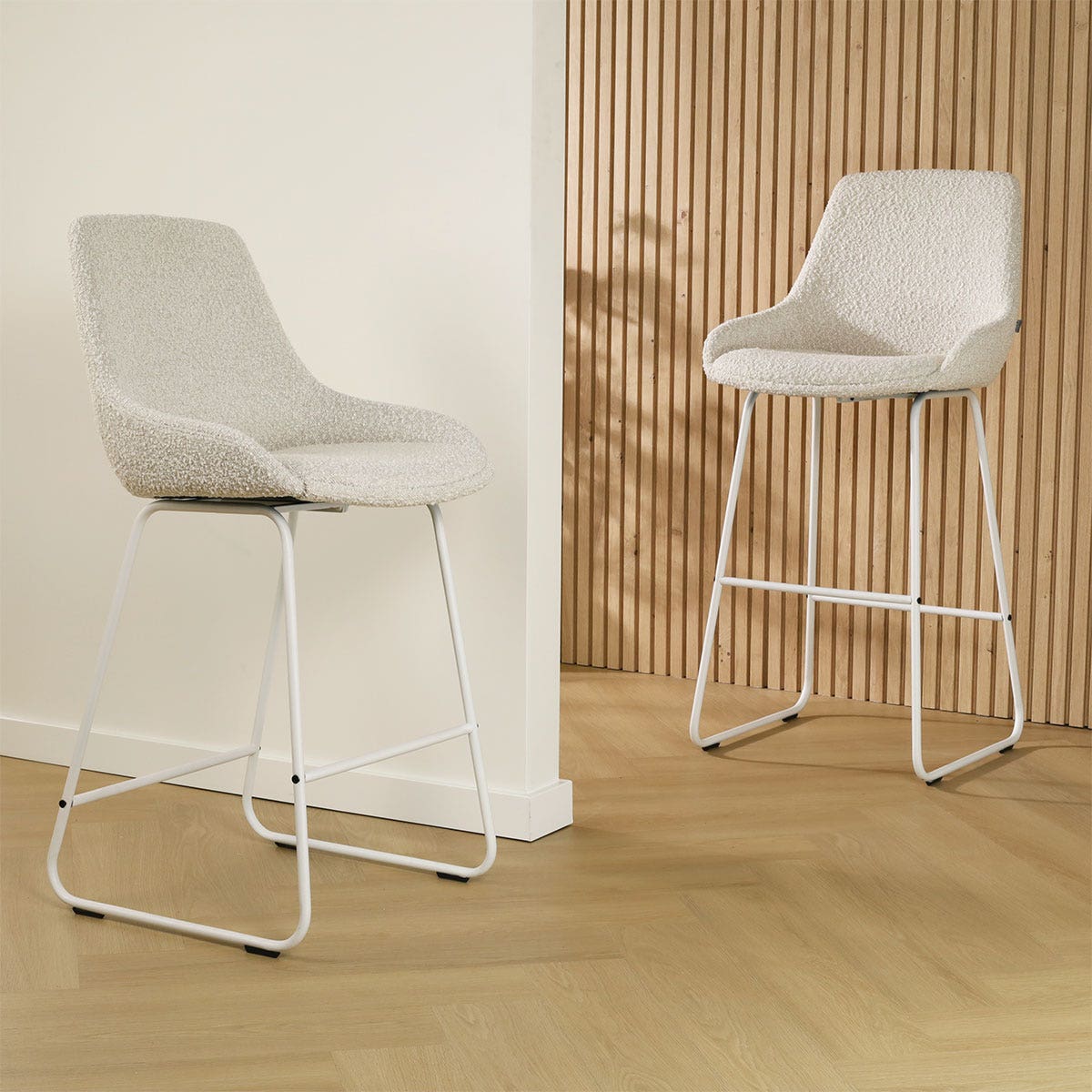 Nolon Nino-Isa Barkruk Bouclé Beige - Stof - Wit Onderstel - 75 cm
