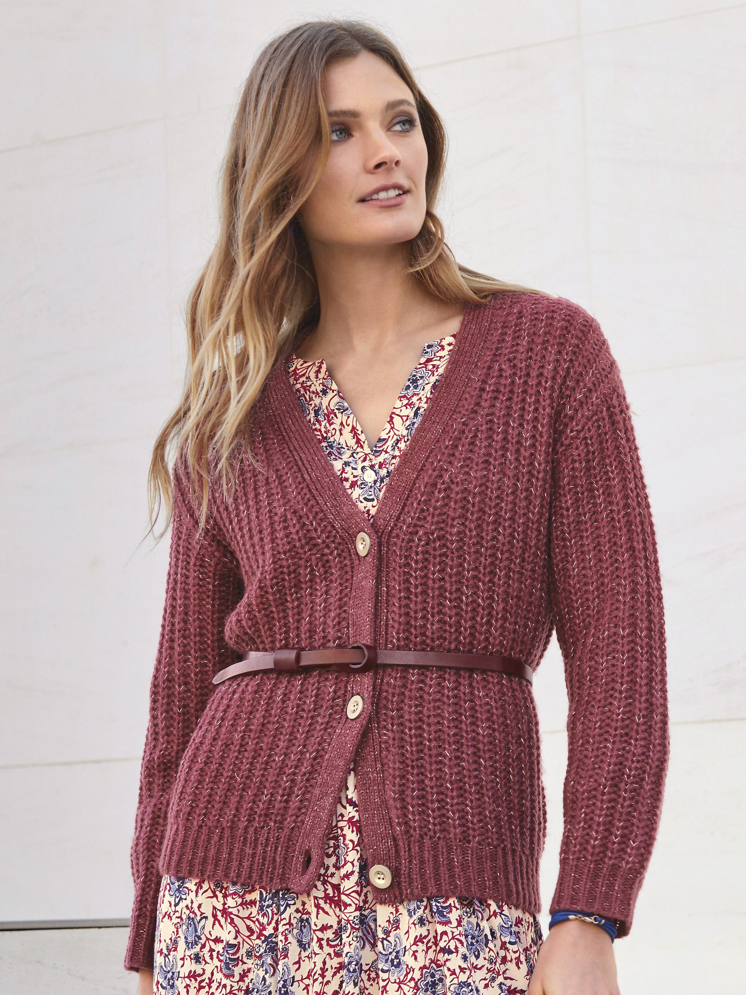 Strickjacke mit V-Ausschnitt