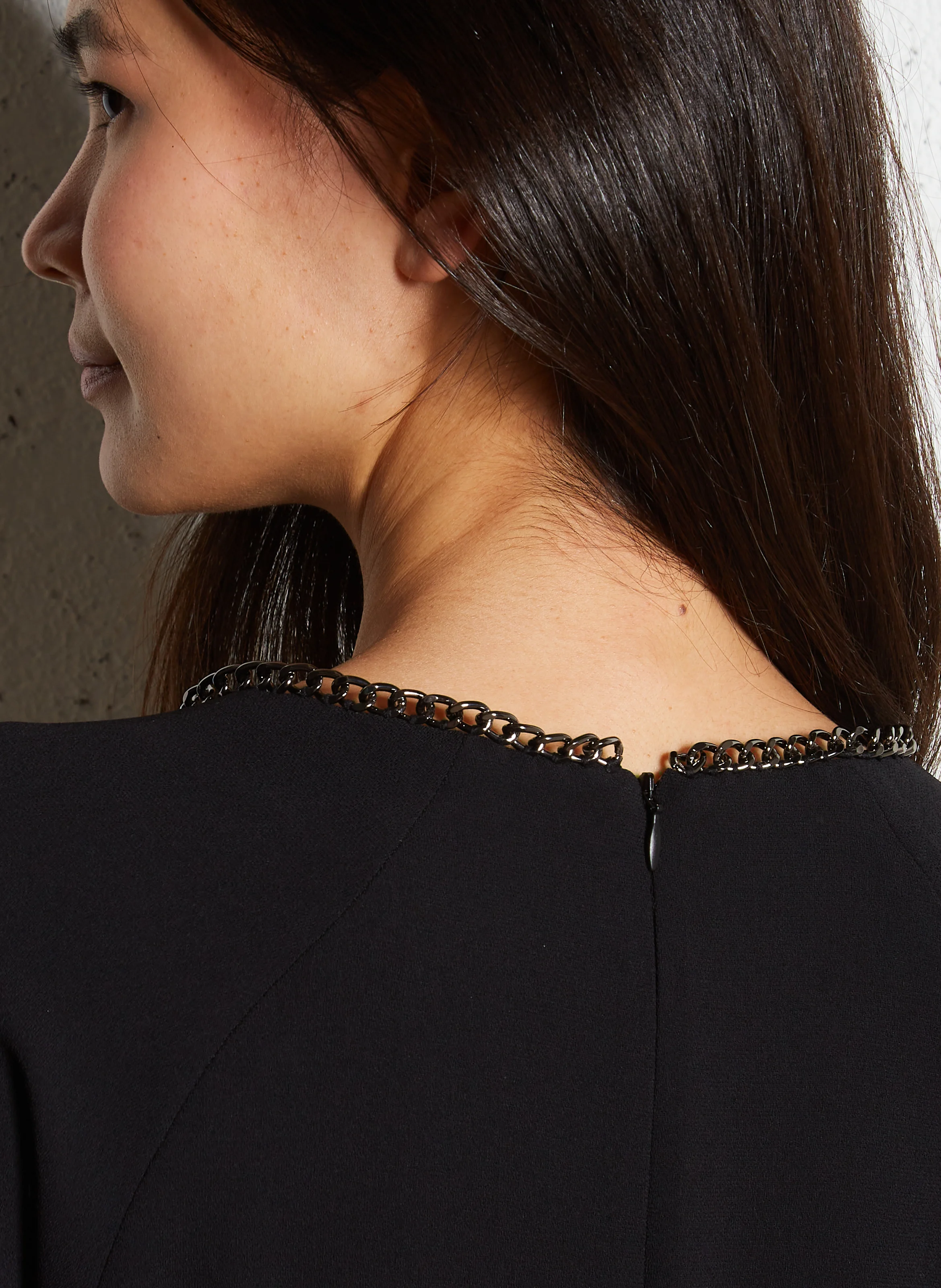 Robe droite à col v | Noir