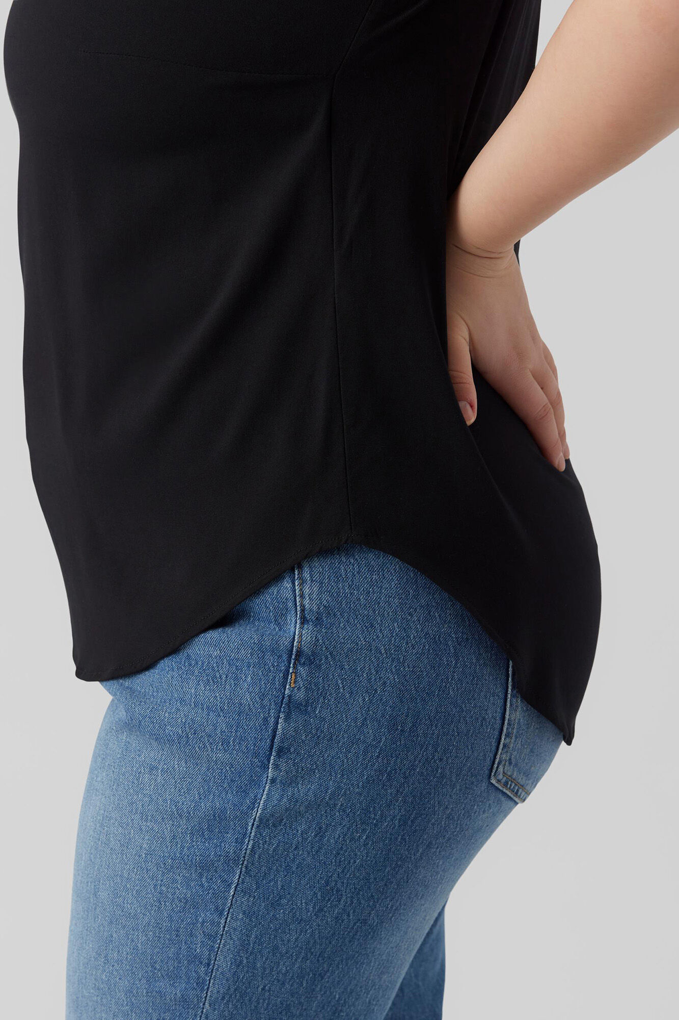 Camiseta básica plus size - Preta
